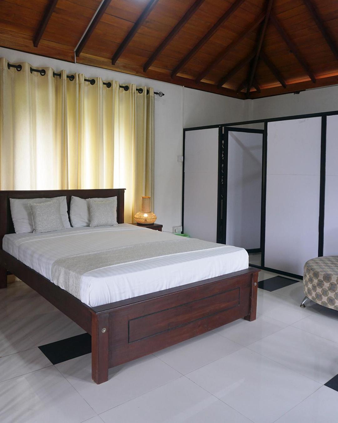 Kandy Mountain Solace