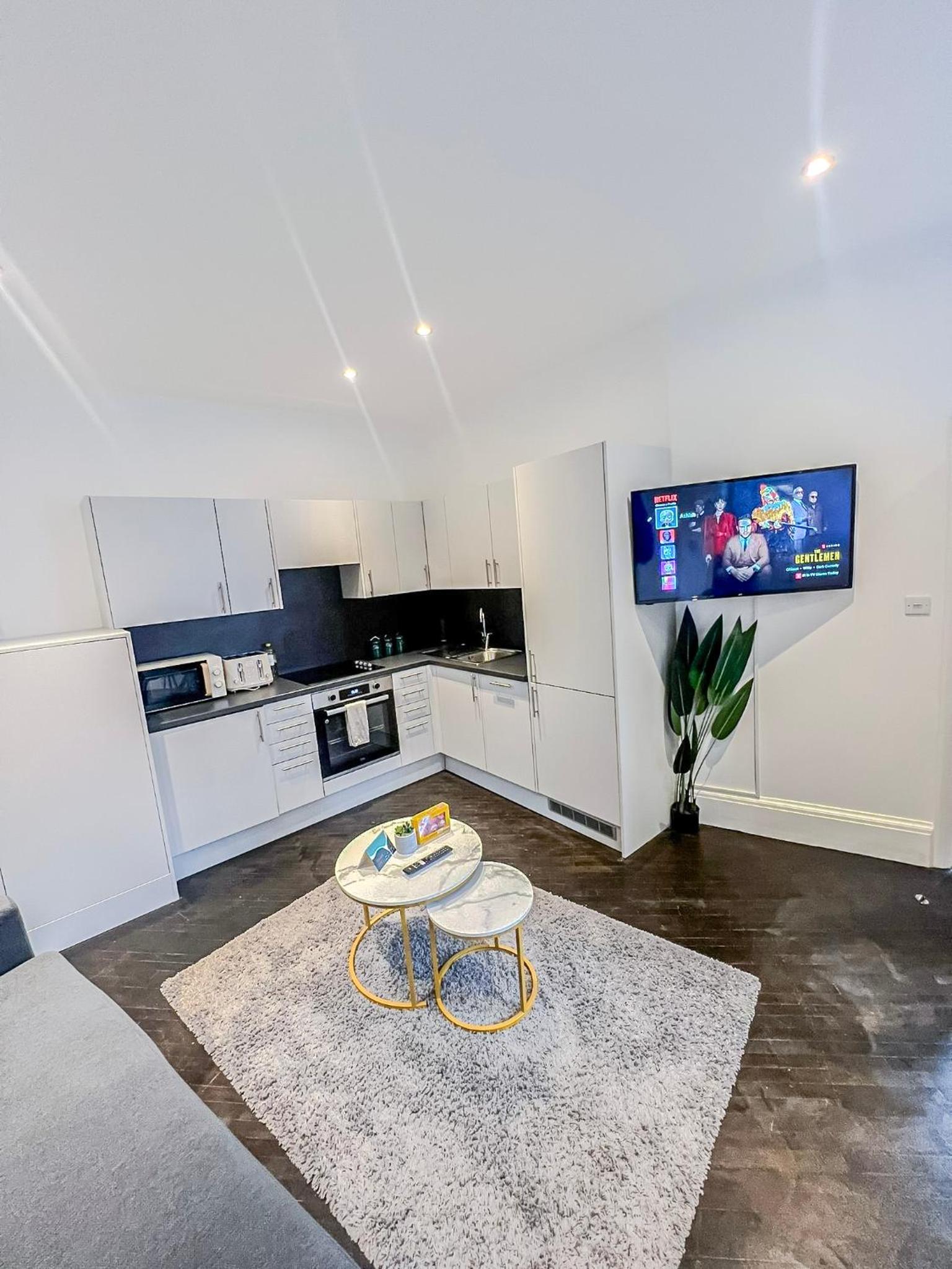 Modern 1-Bedroom Apartments near Shoreditch, Old Street & Hoxton by NourNest Apartments