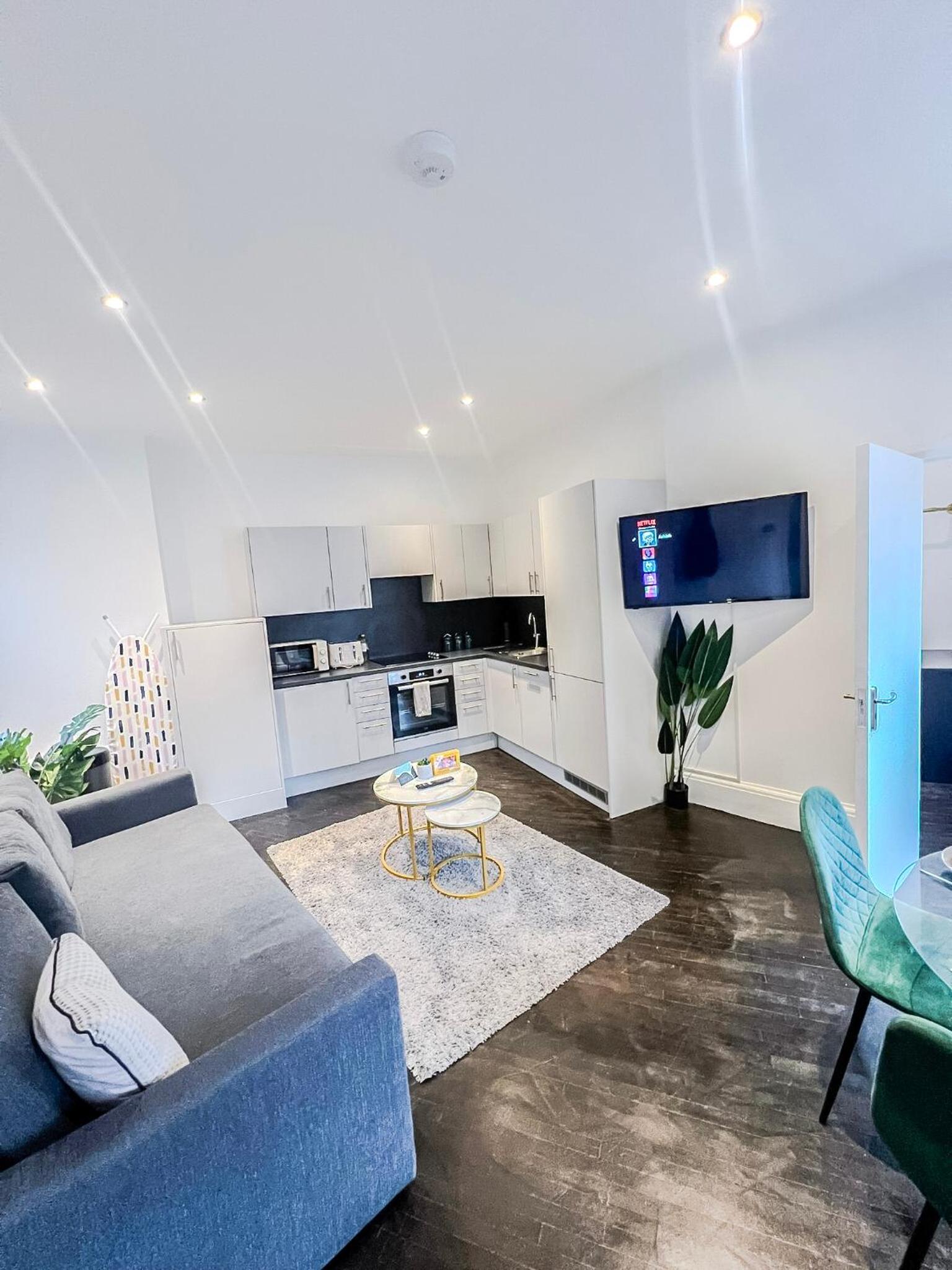 Modern 1-Bedroom Apartments near Shoreditch, Old Street & Hoxton by NourNest Apartments