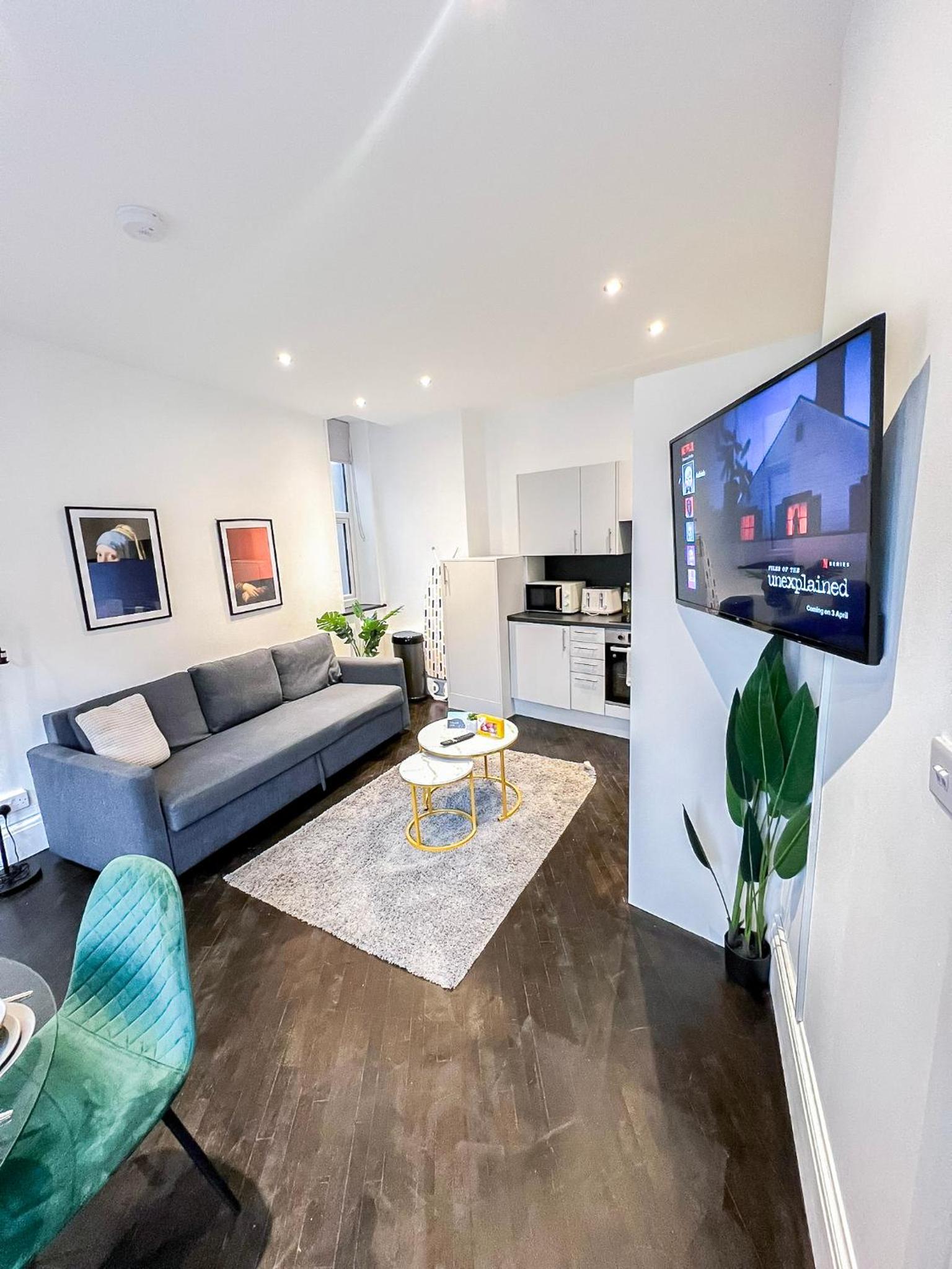 Modern 1-Bedroom Apartments near Shoreditch, Old Street & Hoxton by NourNest Apartments