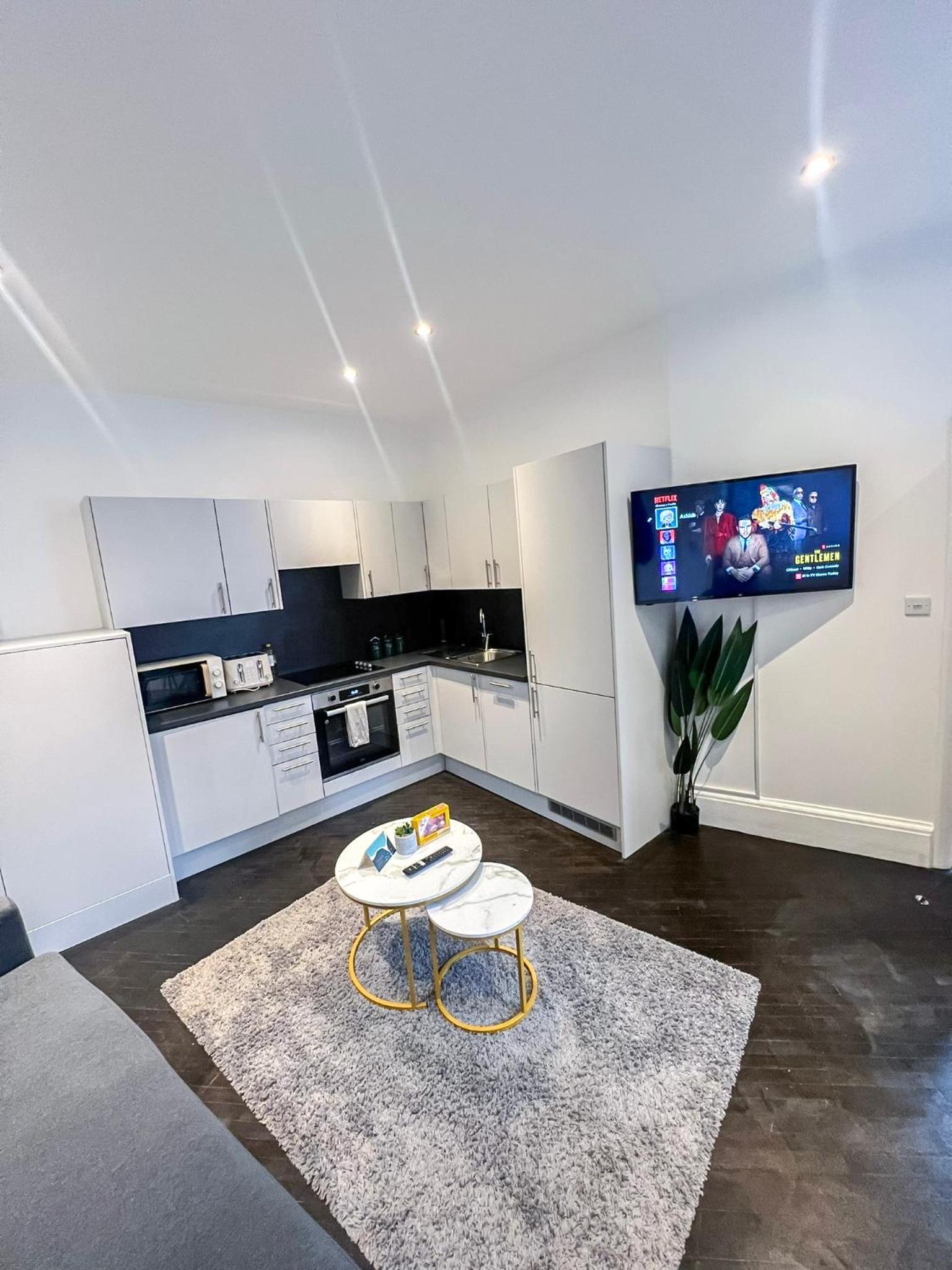 Modern 1-Bedroom Apartments near Shoreditch, Old Street & Hoxton by NourNest Apartments