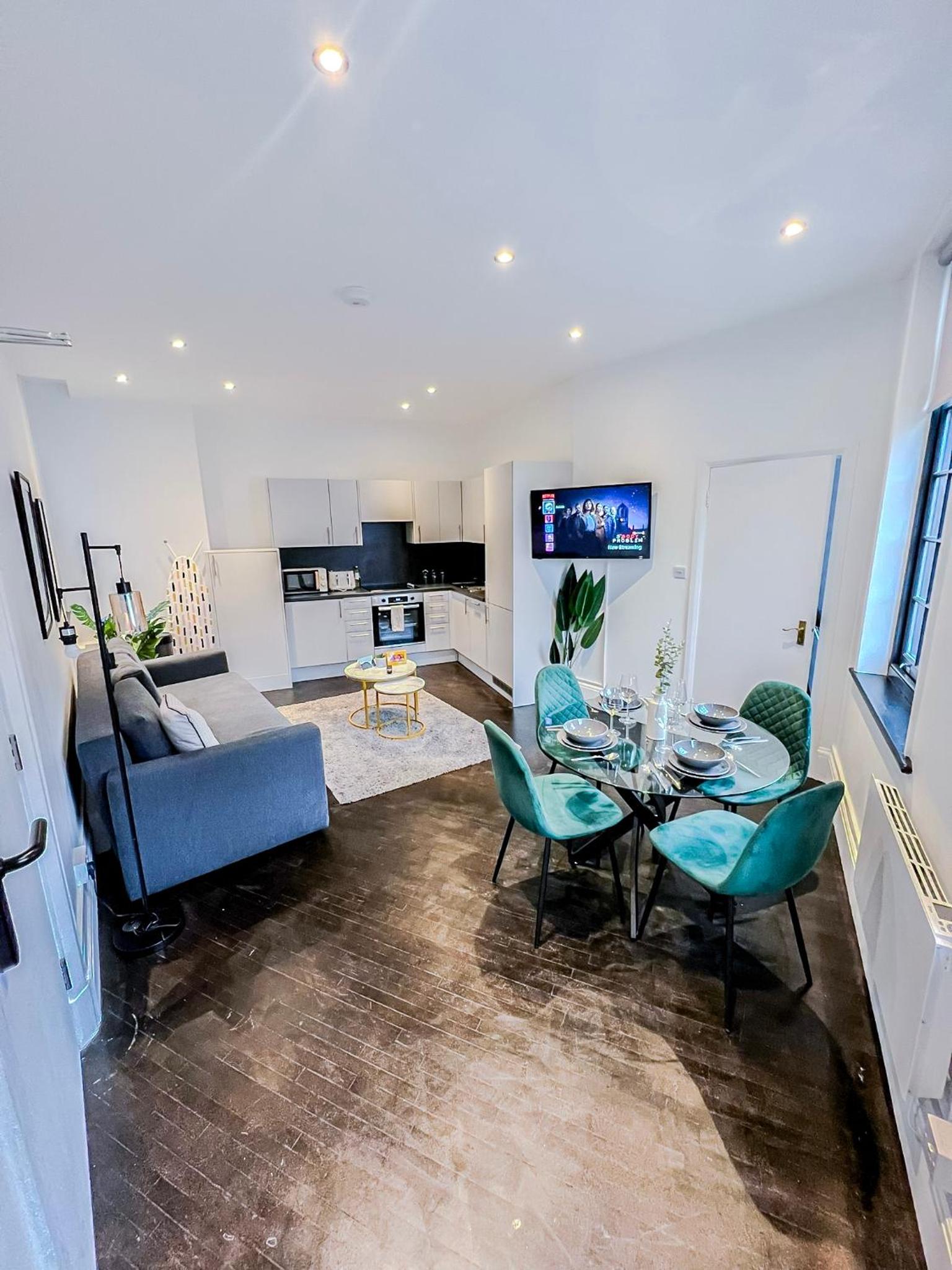 Modern 1-Bedroom Apartments near Shoreditch, Old Street & Hoxton by NourNest Apartments