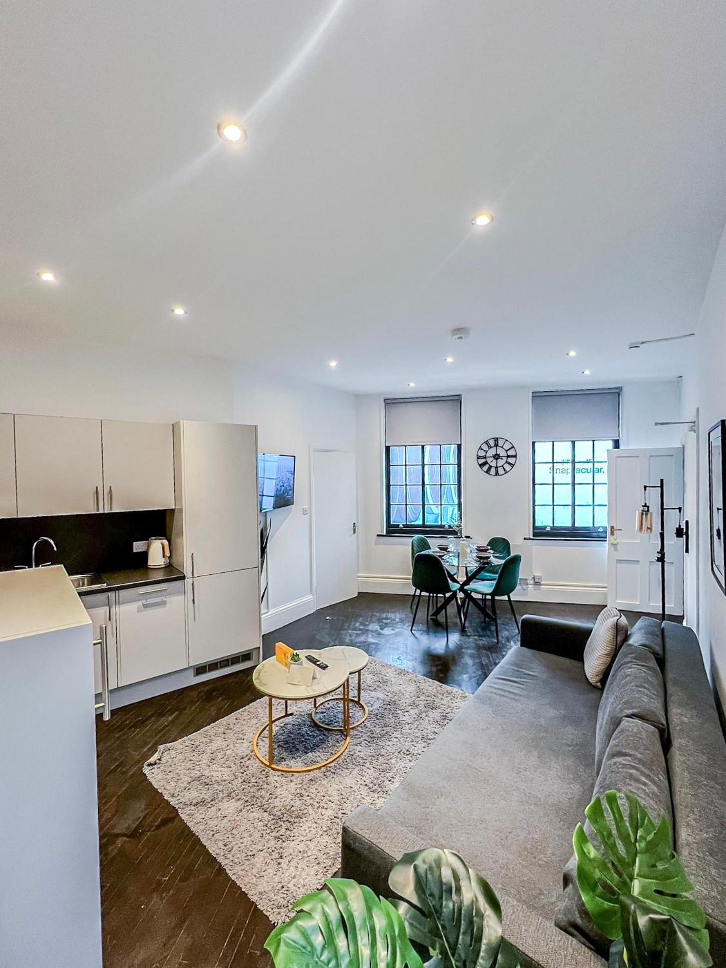 Modern 1-Bedroom Apartments near Shoreditch, Old Street & Hoxton by NourNest Apartments