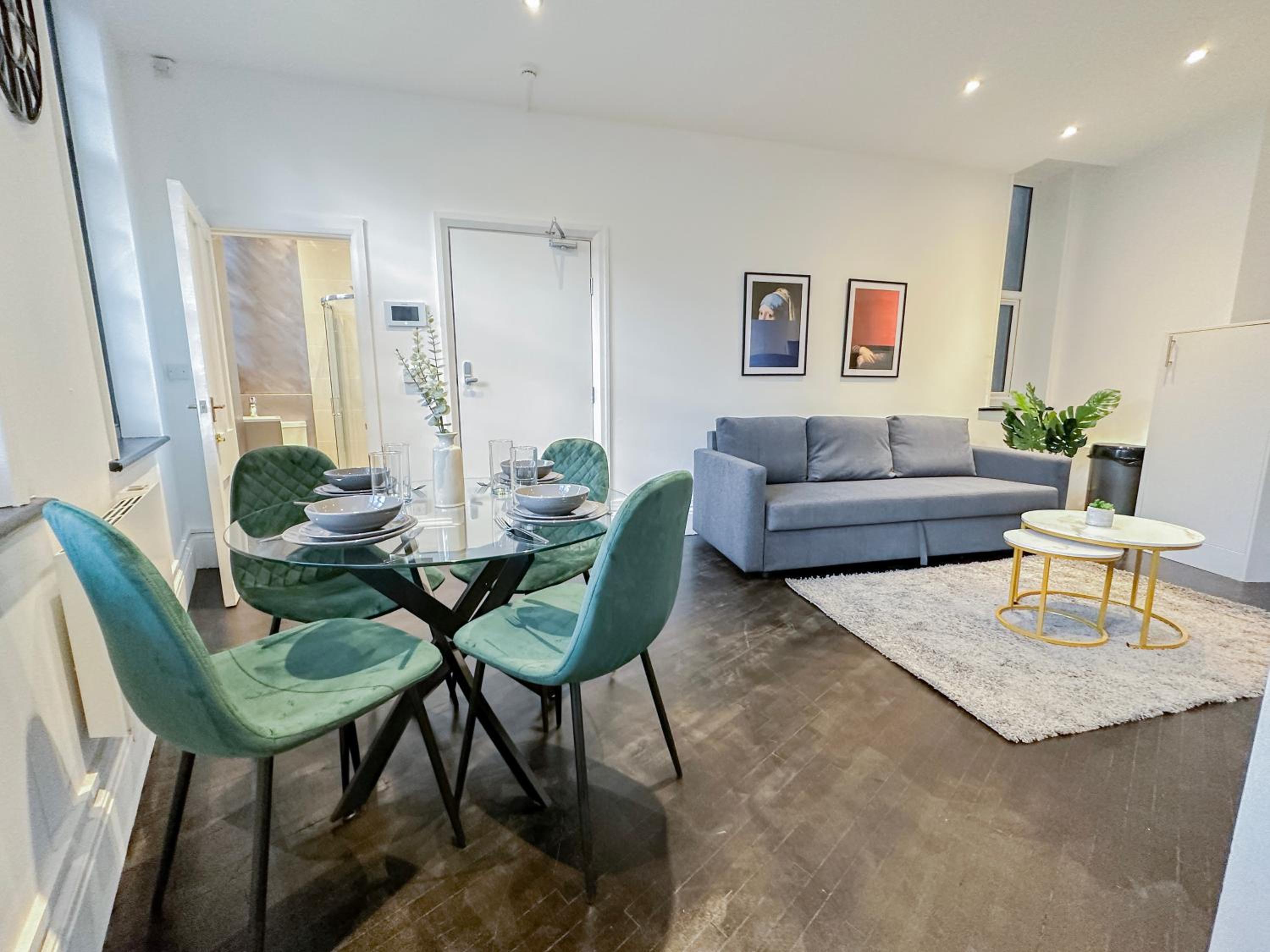 Modern 1-Bedroom Apartments near Shoreditch, Old Street & Hoxton by NourNest Apartments