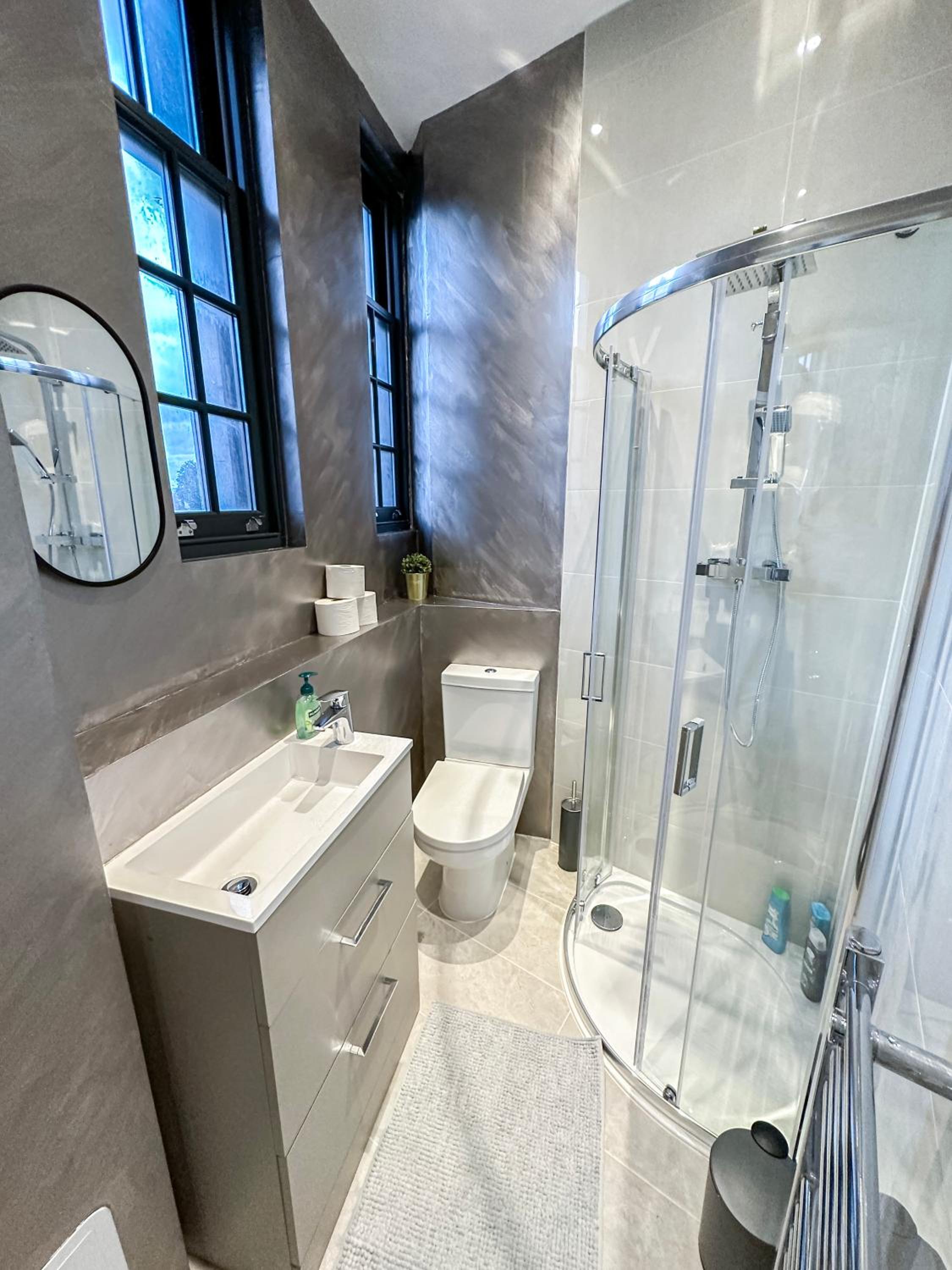 Modern 1-Bedroom Apartments near Shoreditch, Old Street & Hoxton by NourNest Apartments