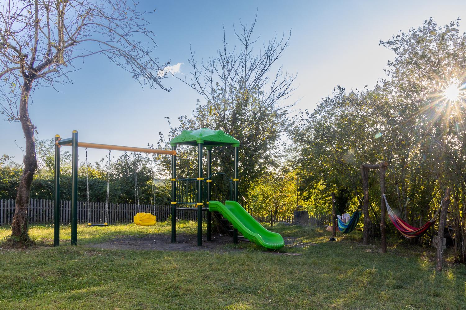 Renovated 3-bedroom House in Nature - Iskia Estate view 4