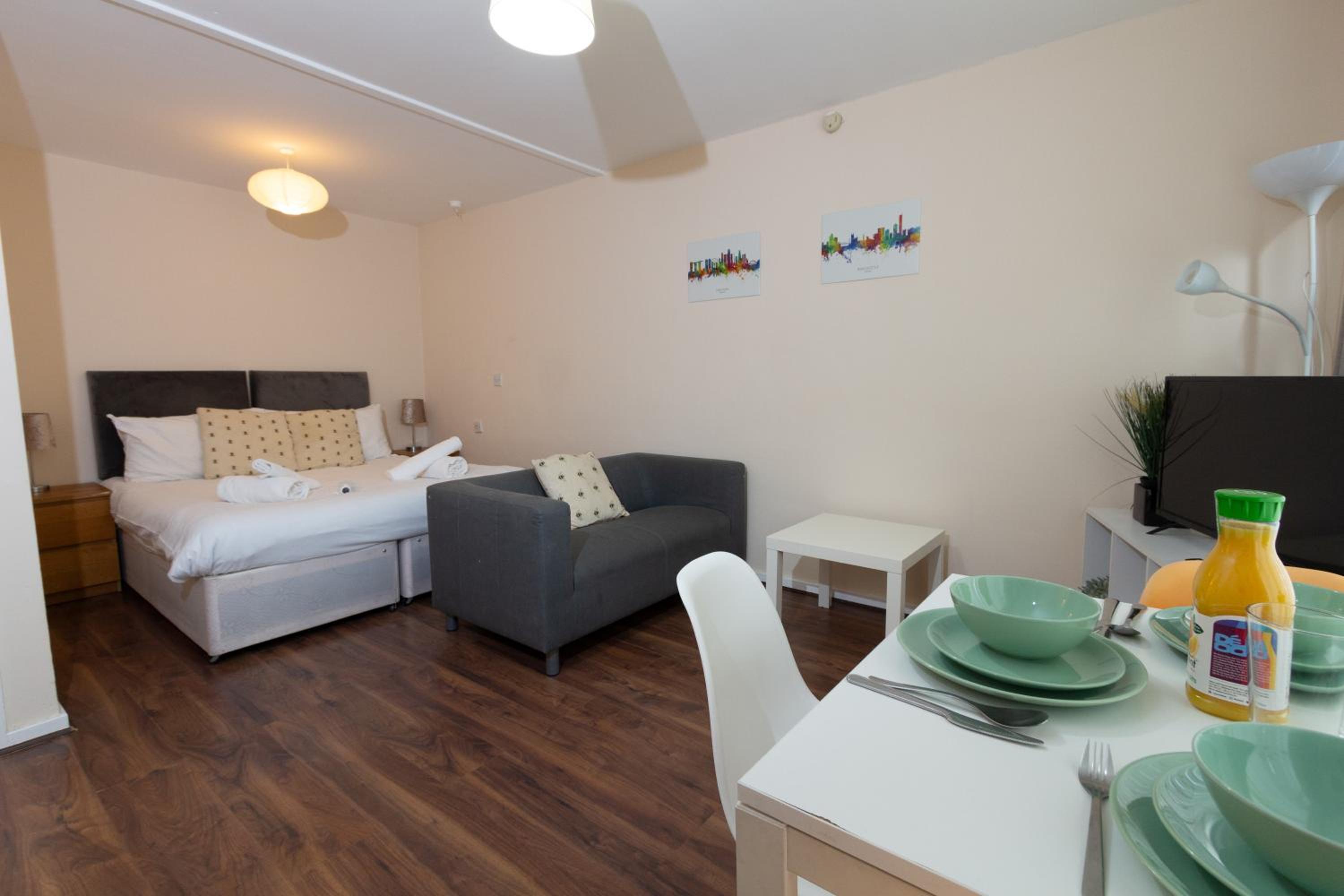Convenient 1Bed Apt Close to Transport Links view 2