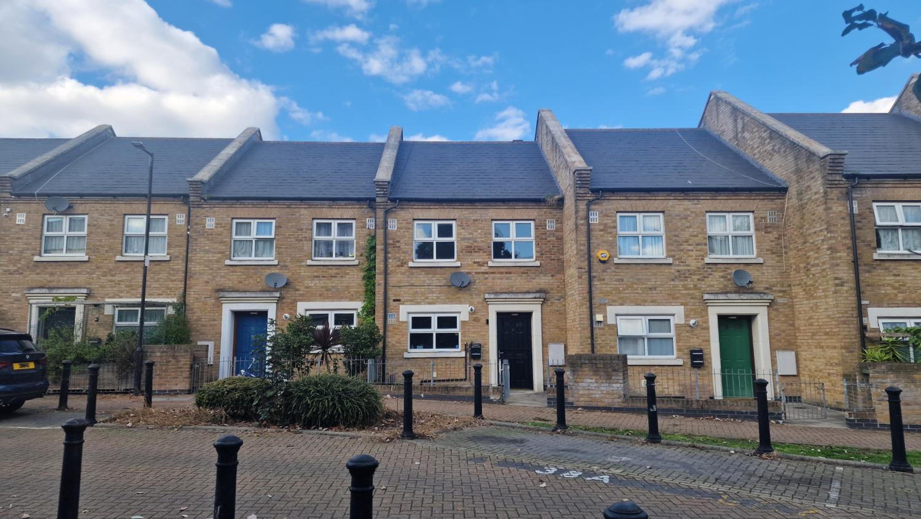 Cozylease 3 Bedroom Canary Wharf Family,Workcation, Fast WiFi, Workspace,1 stop to City