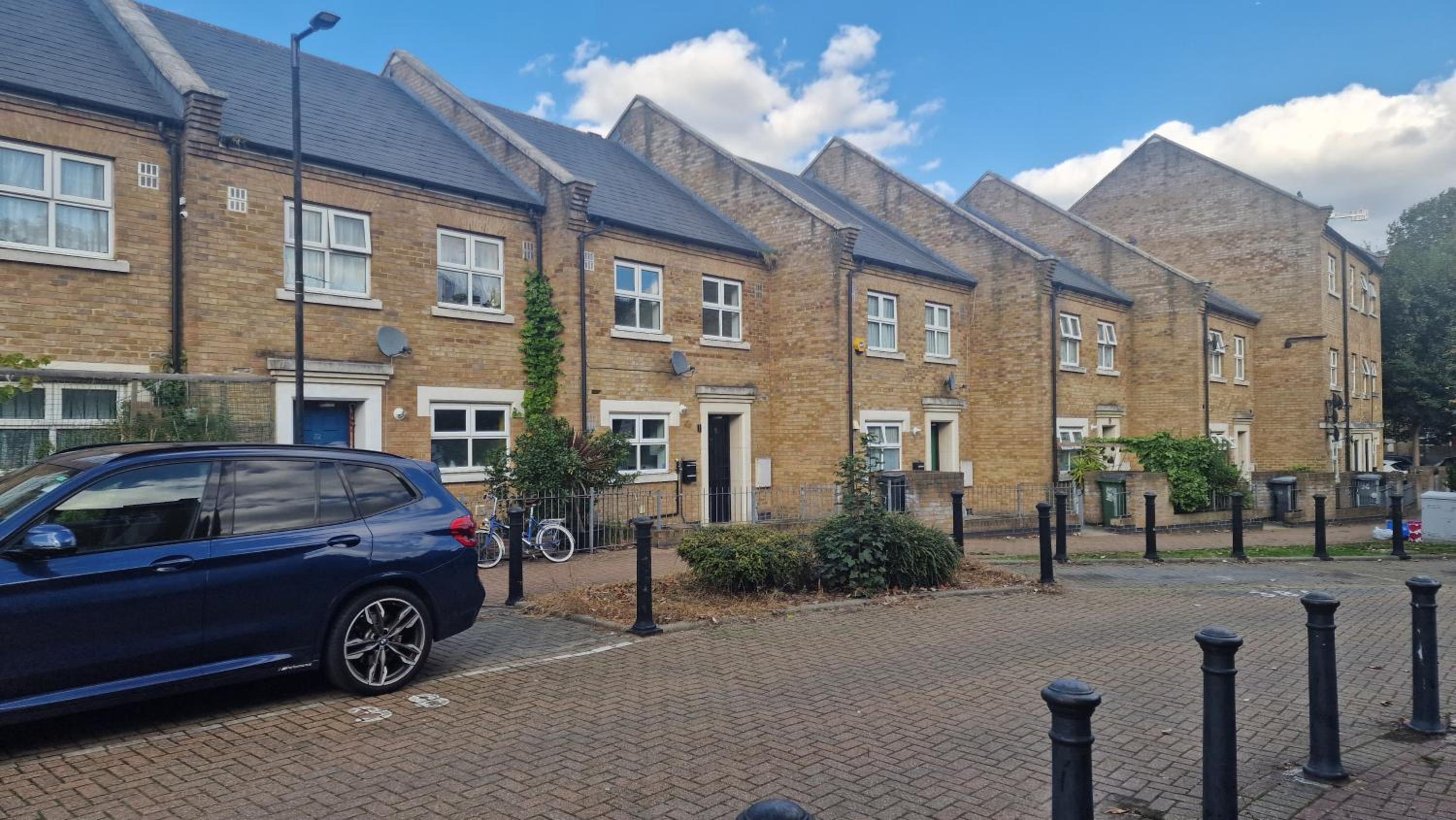 Cozylease 3 Bedroom Canary Wharf Family,Workcation, Fast WiFi, Workspace,1 stop to City