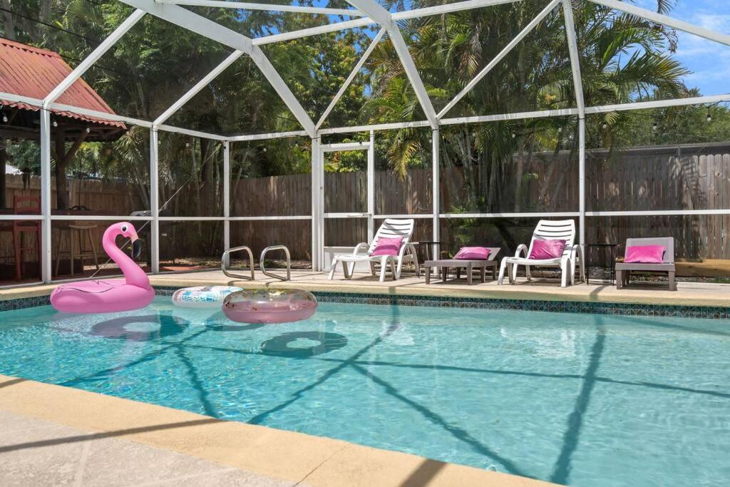 Heated Pool-King Bed-Pets OK view 2