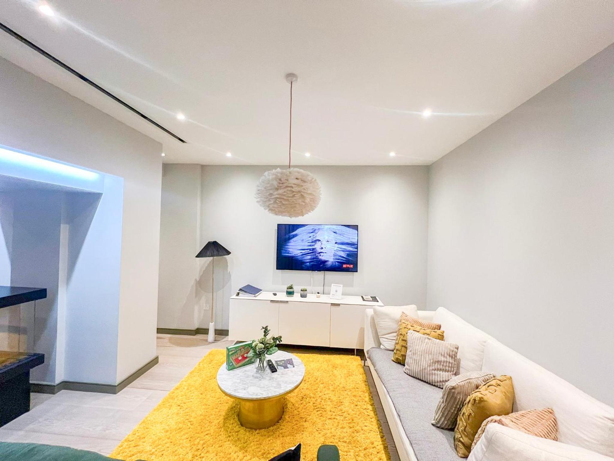 Posh 3 Bedroom flat with terrace and indoor fireplace in Mayfair, near Hyde Park
