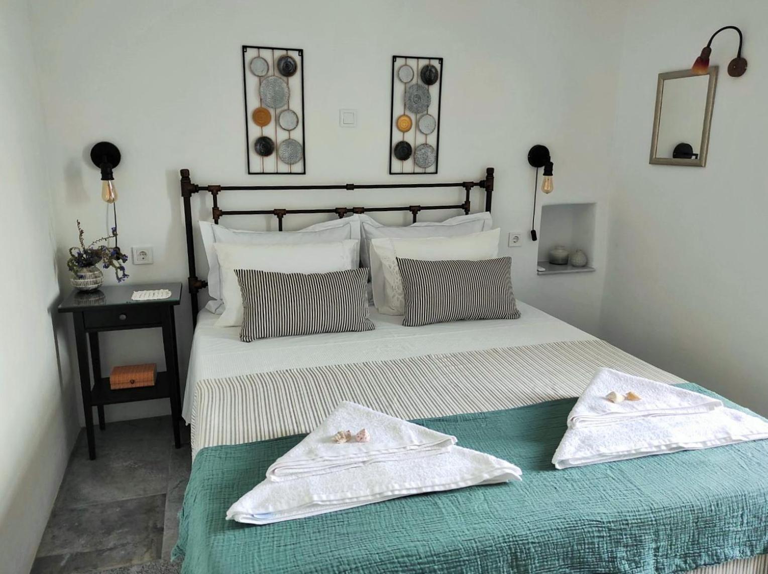 The old barn, Naousa Paros photo 4