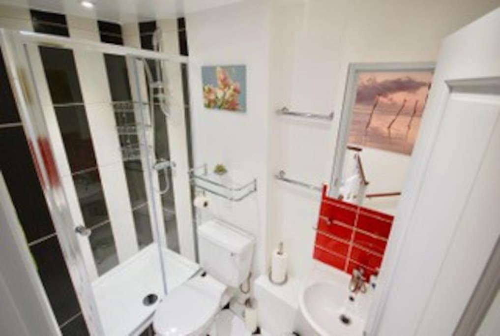 Lovely New Studio Flat - 24C