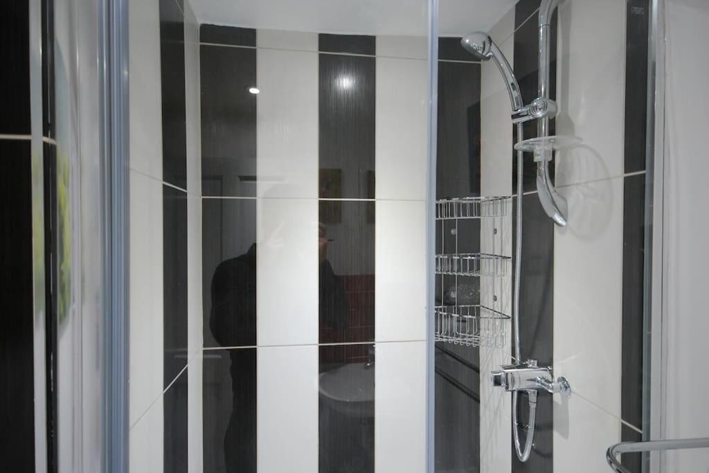 Lovely New Studio Flat - 24C