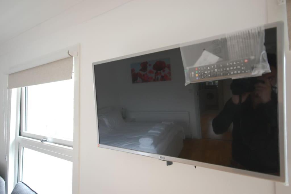 Lovely New Studio Flat - 24C