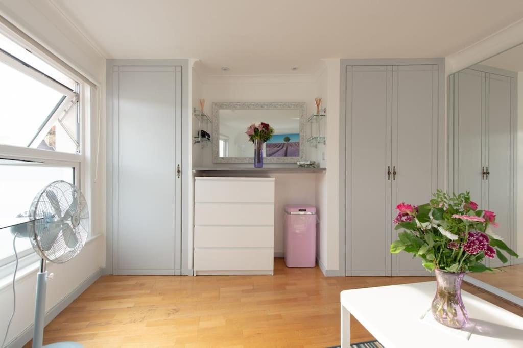 Lovely New Studio Flat - 24C