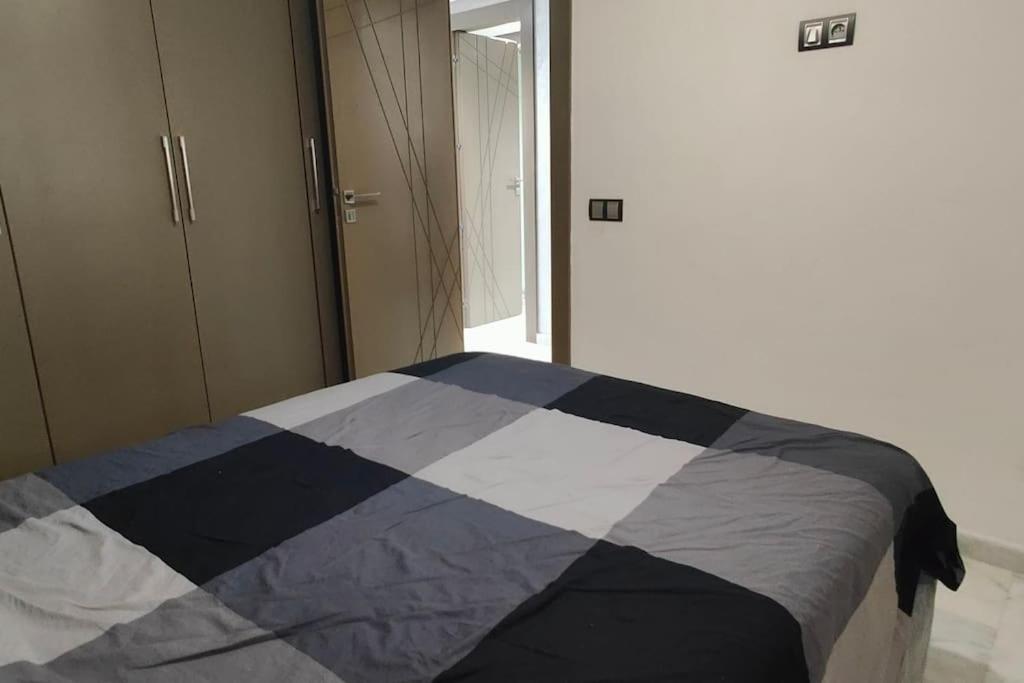 Luxe HUGE & SPACIOUS Modern 3BR City Center TANGER view 2
