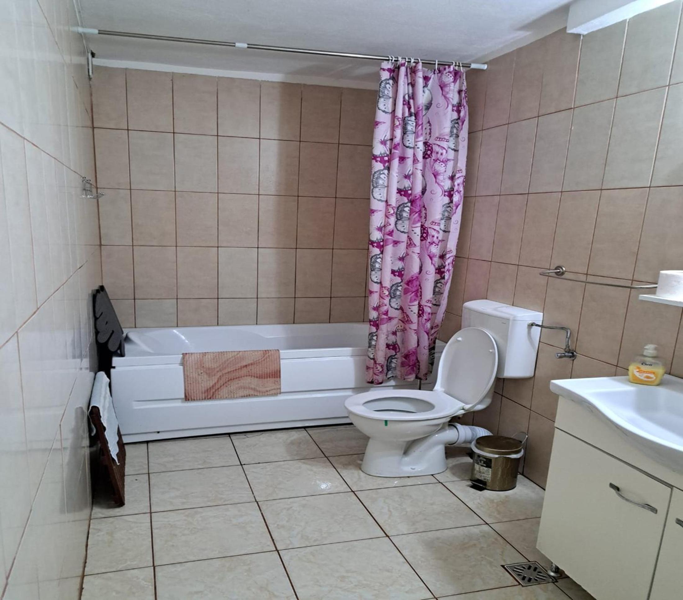 Apartament 3 Camere 70mp cu 4 Paturi 2 Dormitoare si Living cu bucătărie view 4