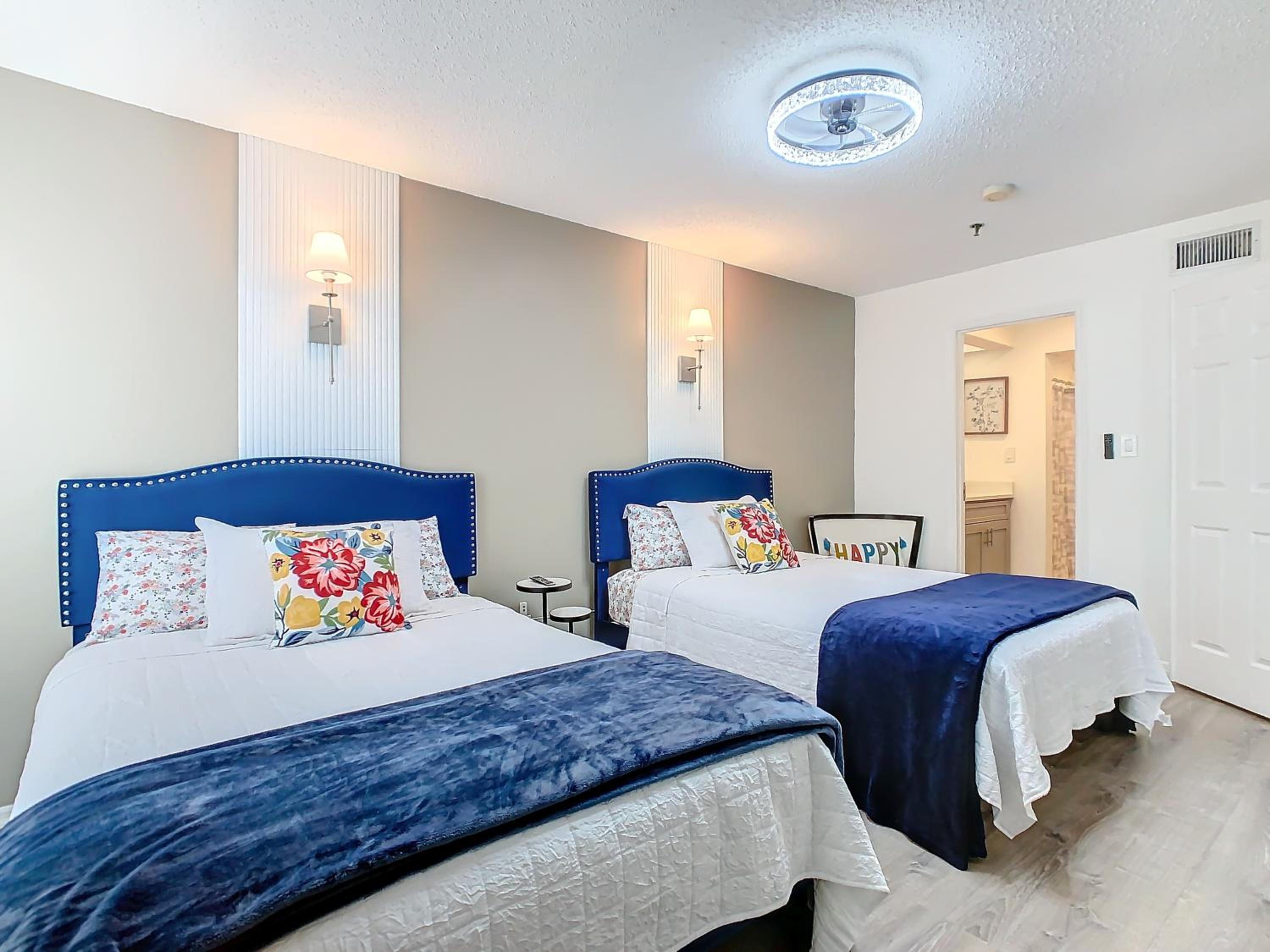 Be Our Guest! 1 Bedroom Condo Near Disney Parks!