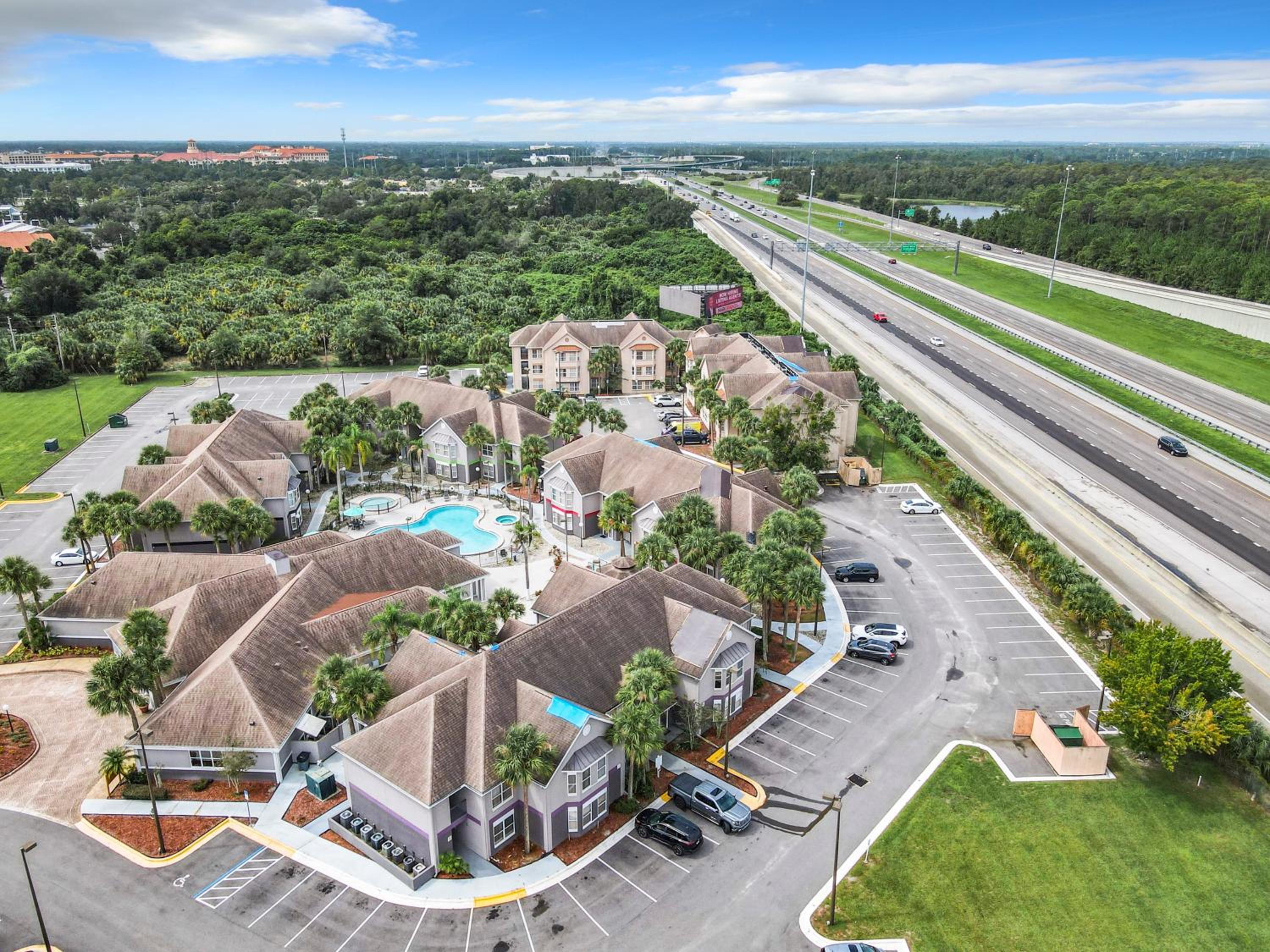 Be Our Guest! 1 Bedroom Condo Near Disney Parks!