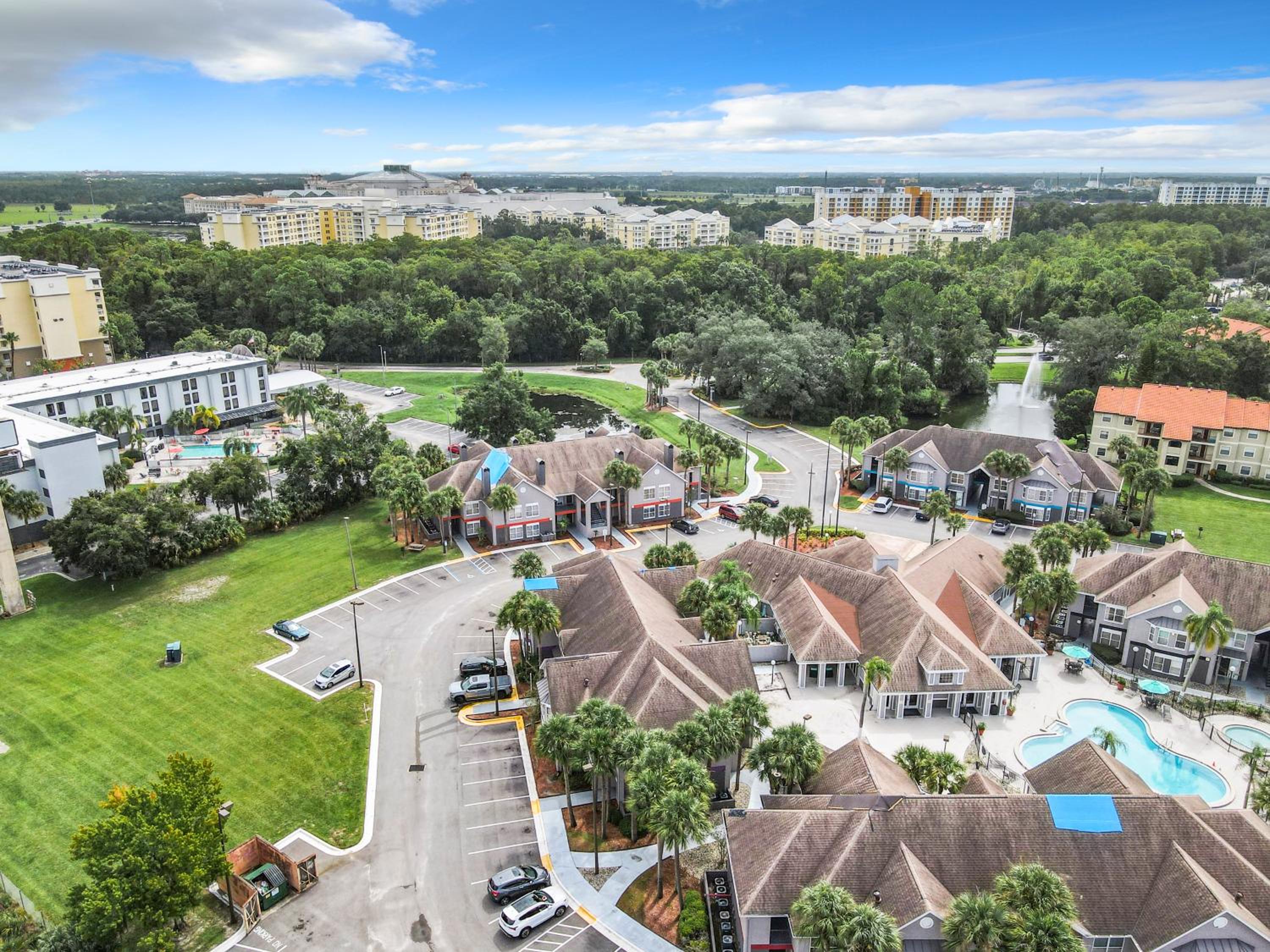 Be Our Guest! 1 Bedroom Condo Near Disney Parks!