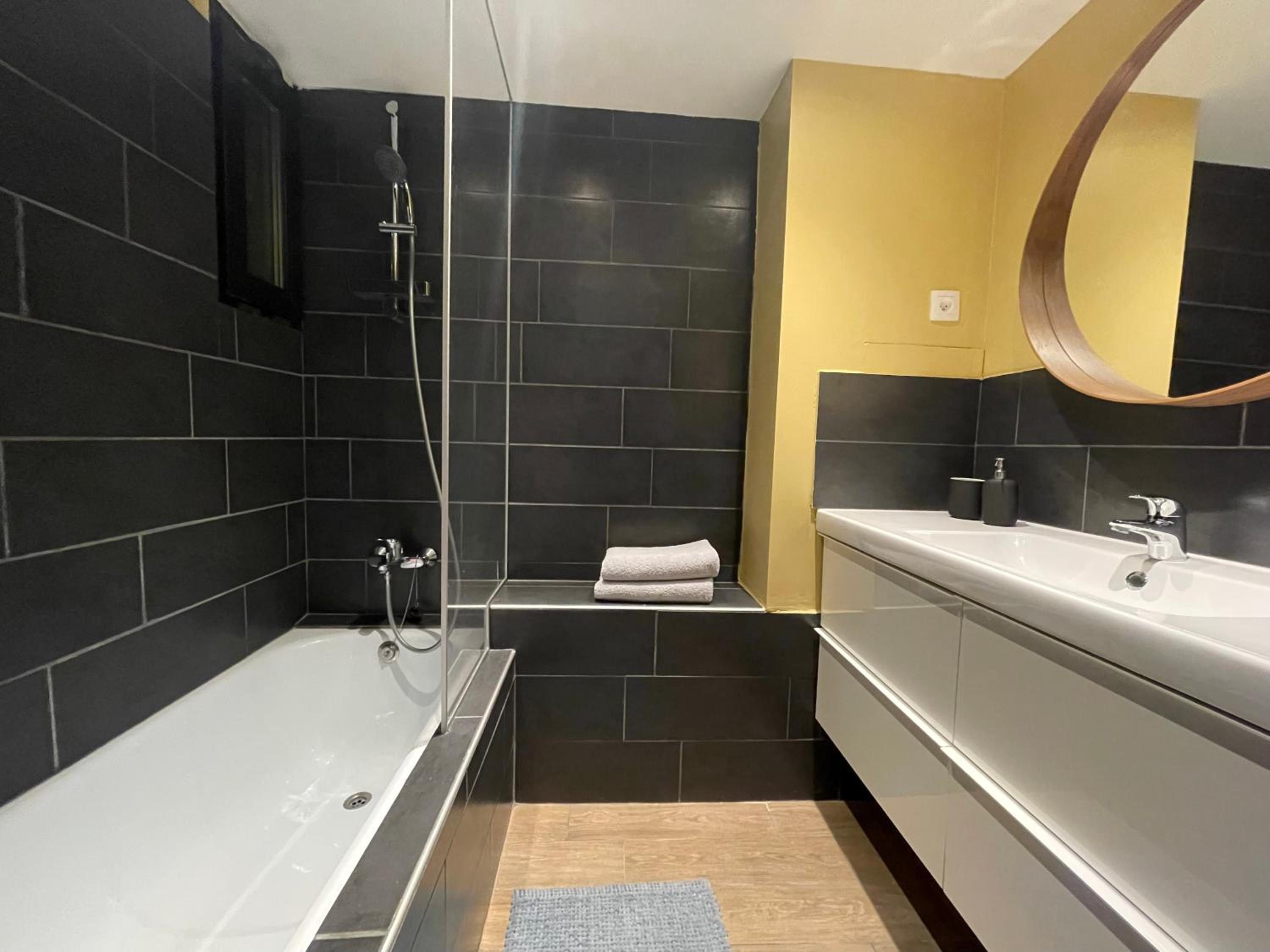 Cosy & bright apartment in Belle Epoque-area