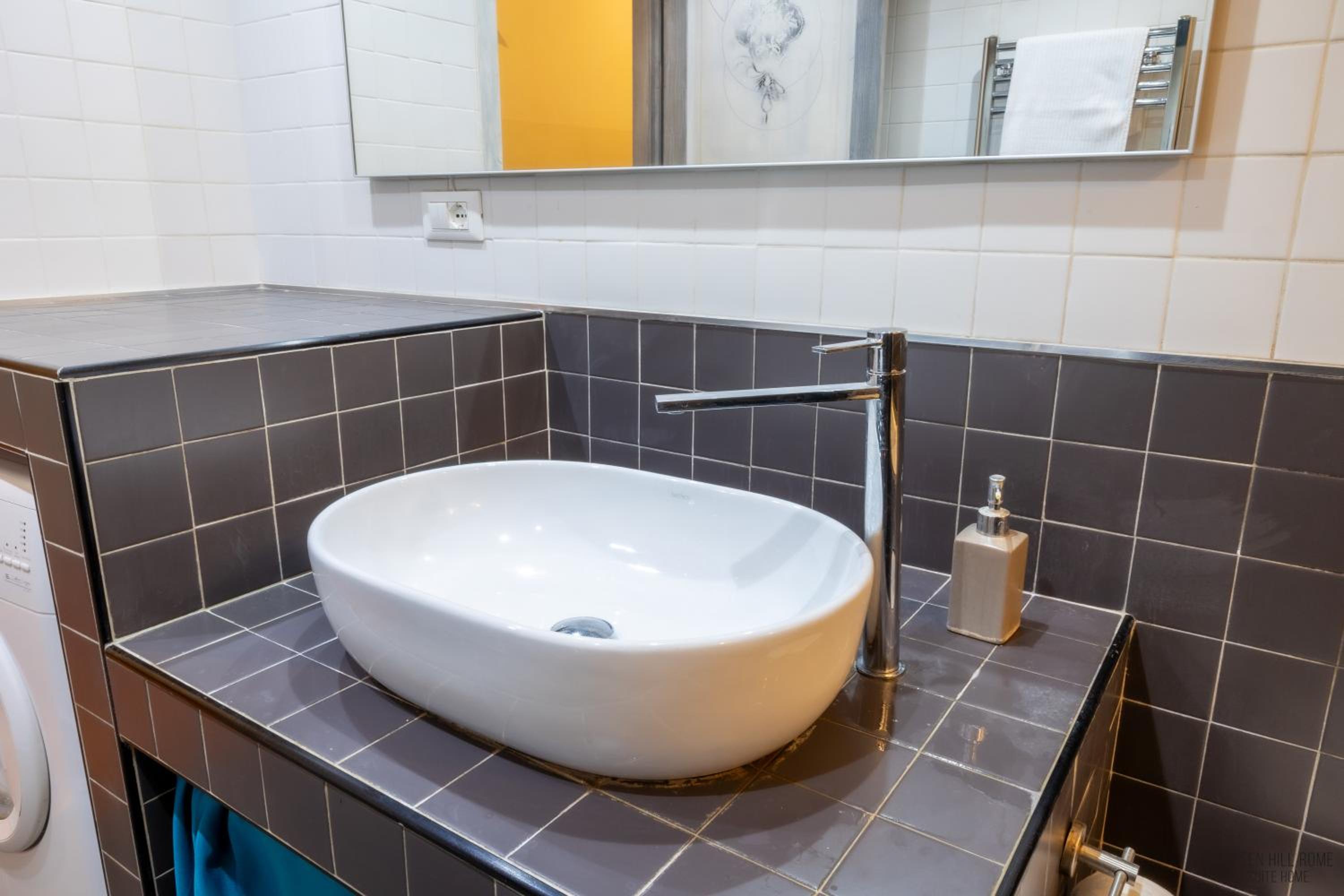 Green Hill Rome Suite Home