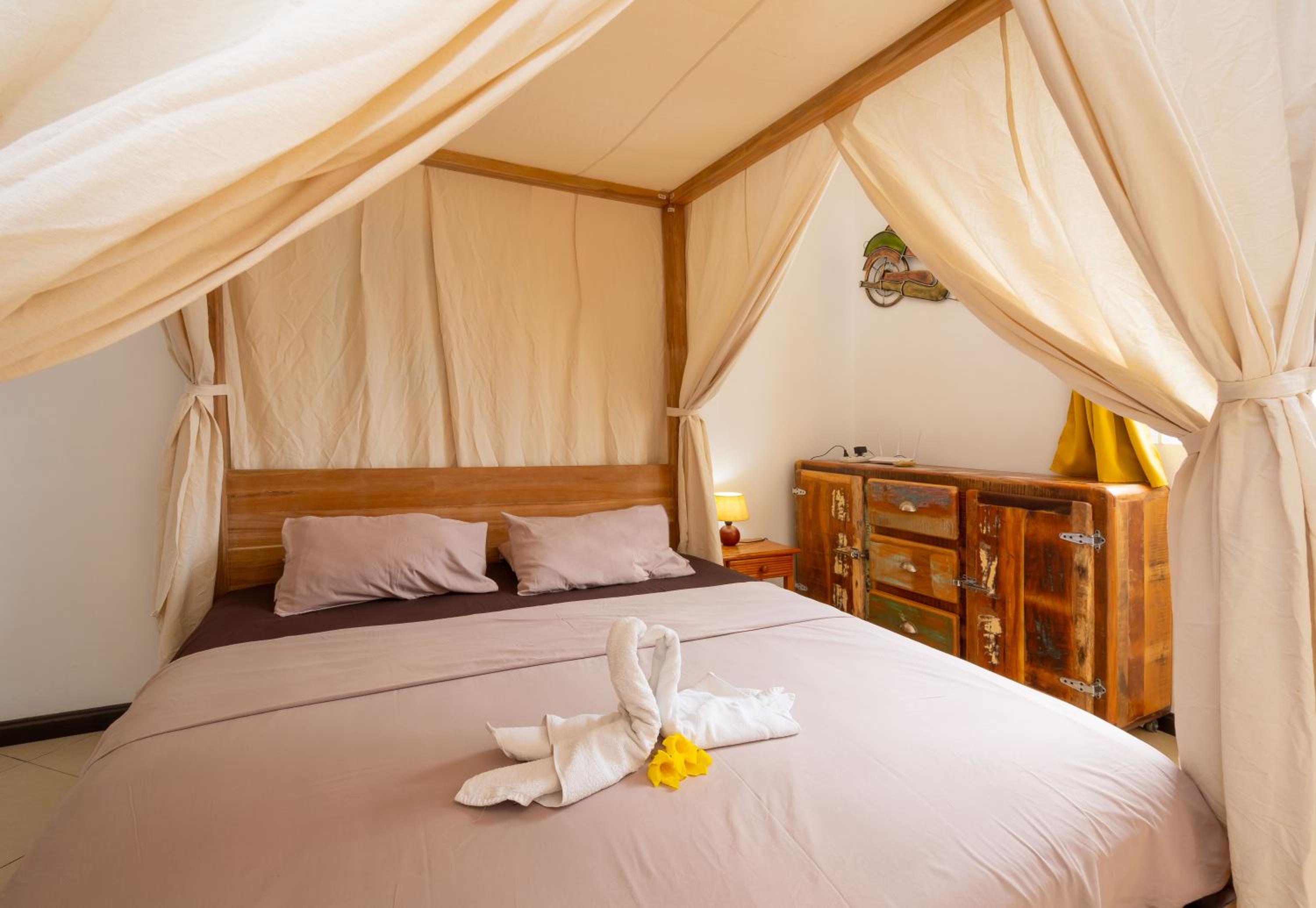 Twakila Sunset Suites