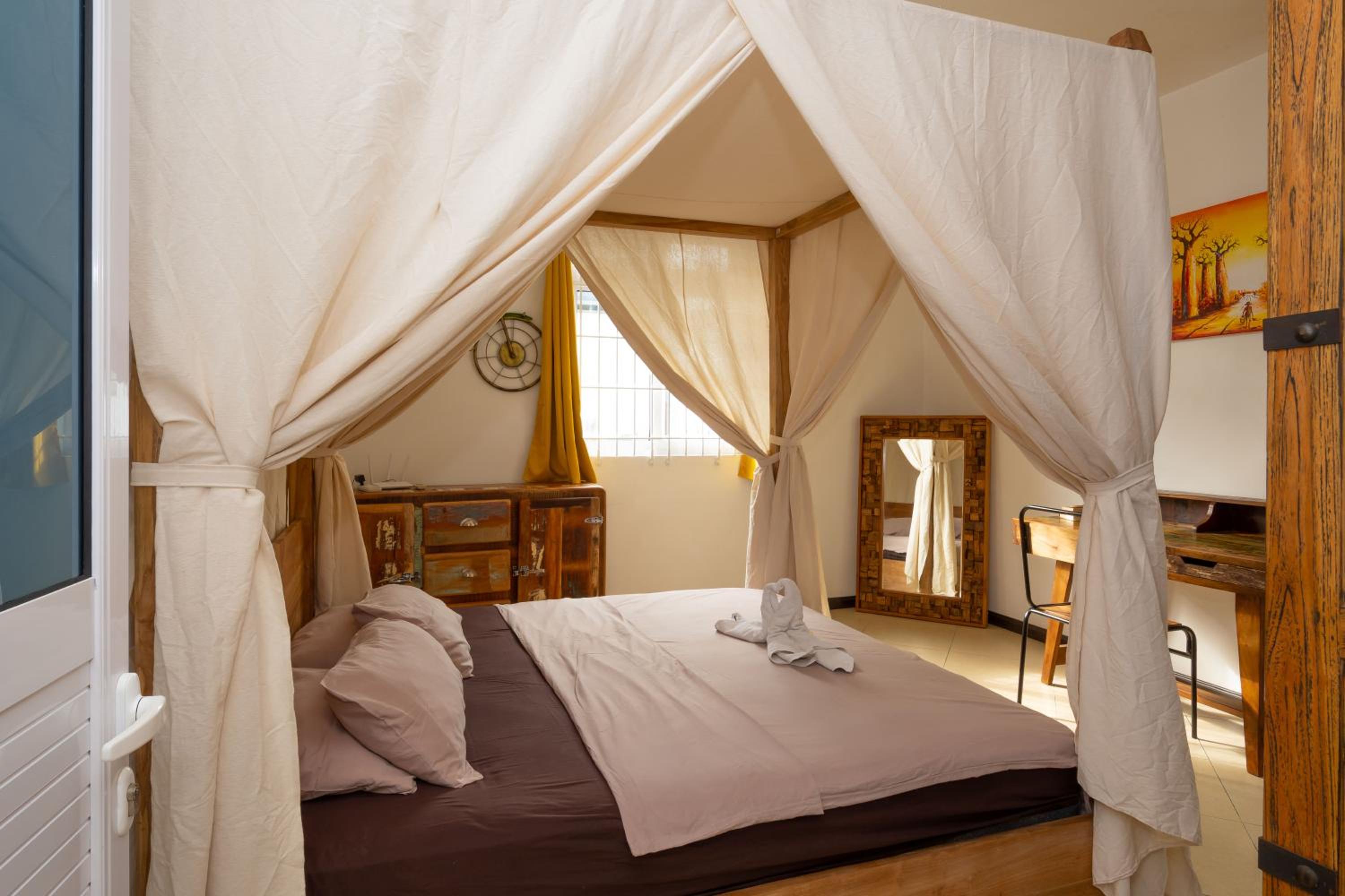 Twakila Sunset Suites