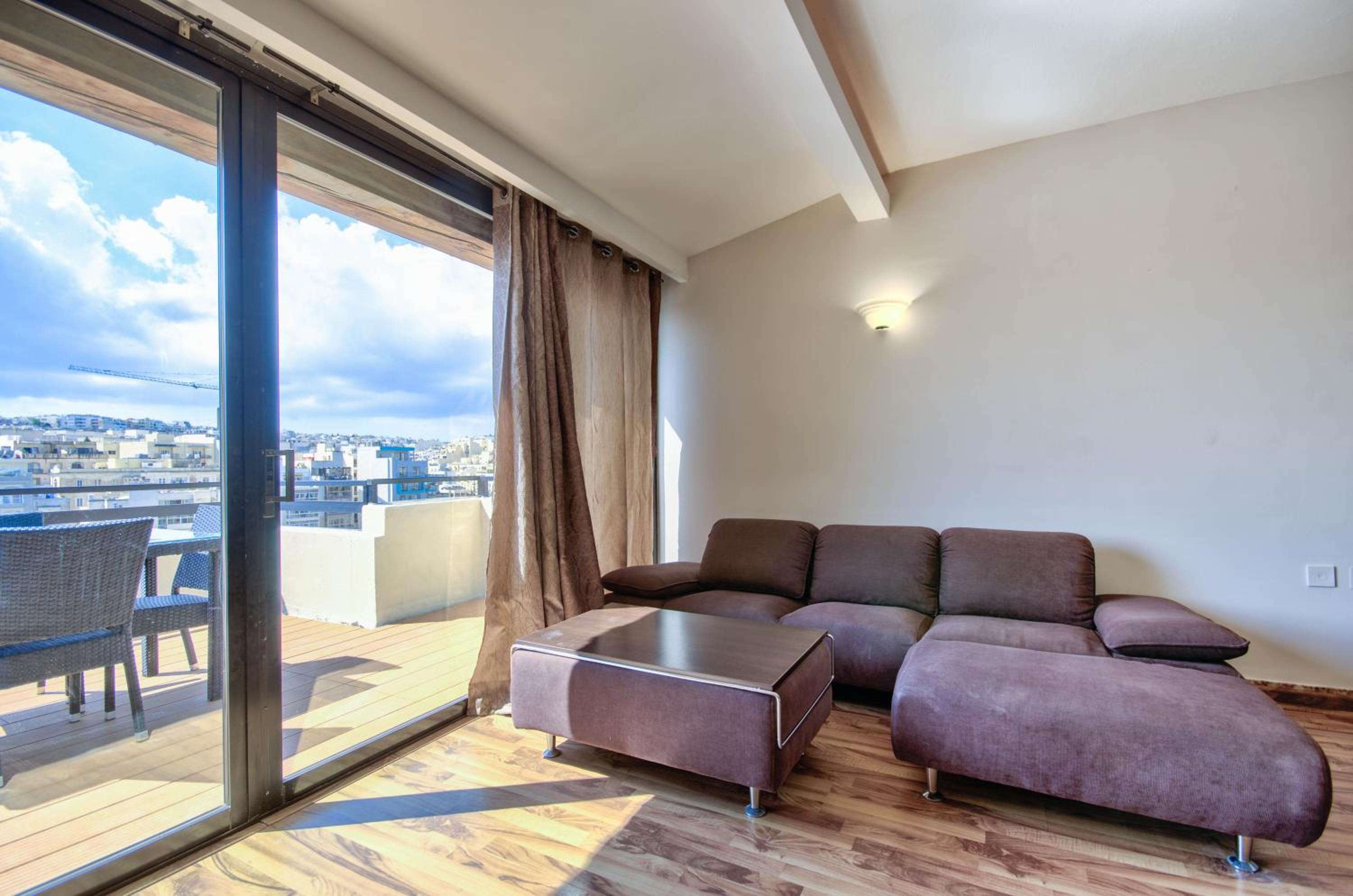 Stunning St Julians Seaview Duplex Apartments on Spinola Bay photo 5