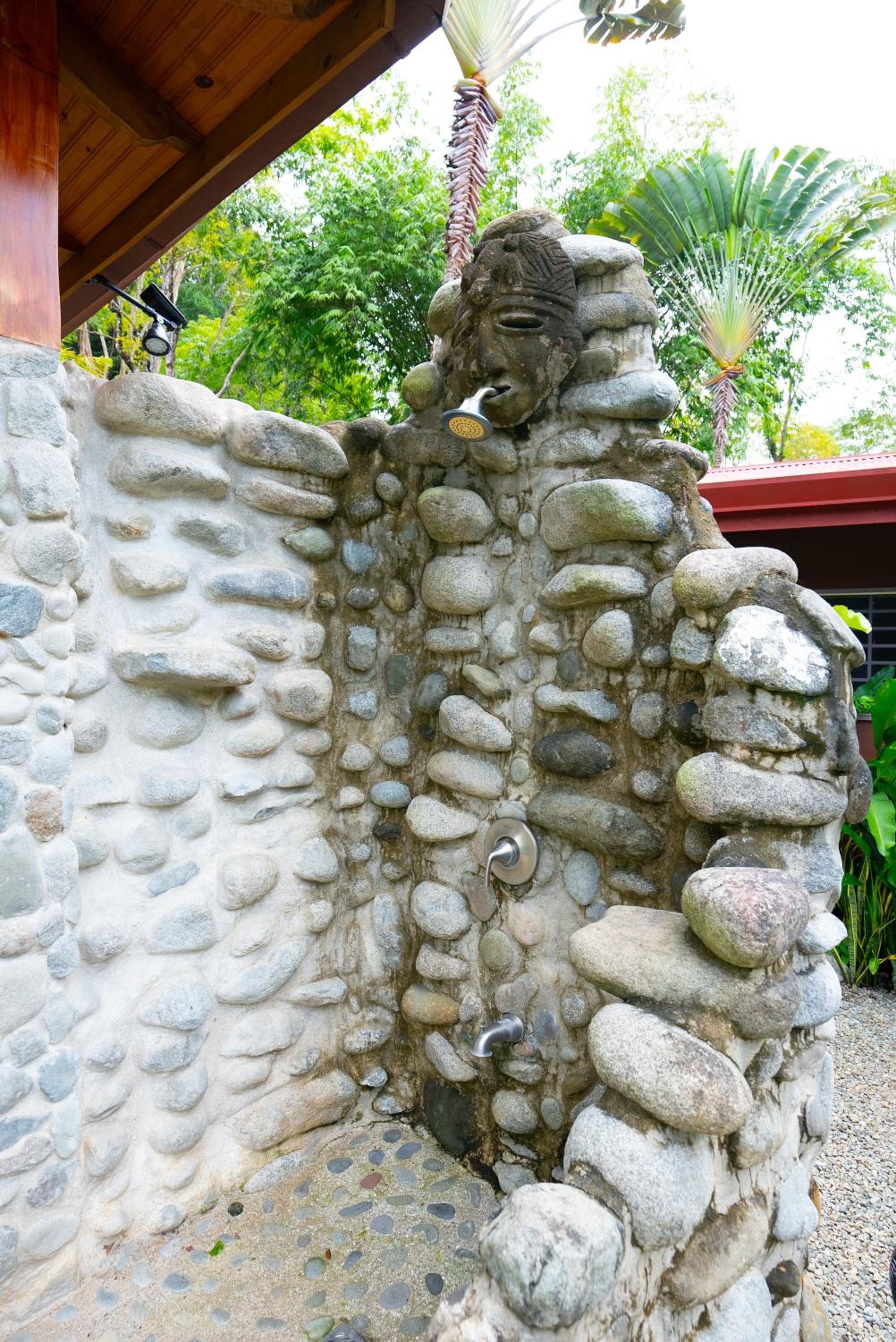 Tortuga Premium Riverfront Jungle Villa with Jacuzzi and Pool