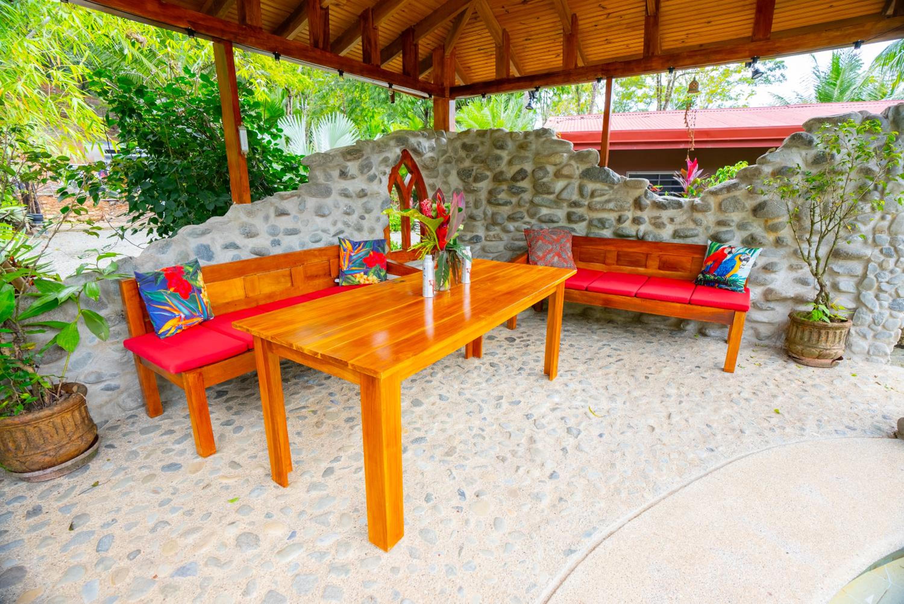 Tortuga Premium Riverfront Jungle Villa with Jacuzzi and Pool