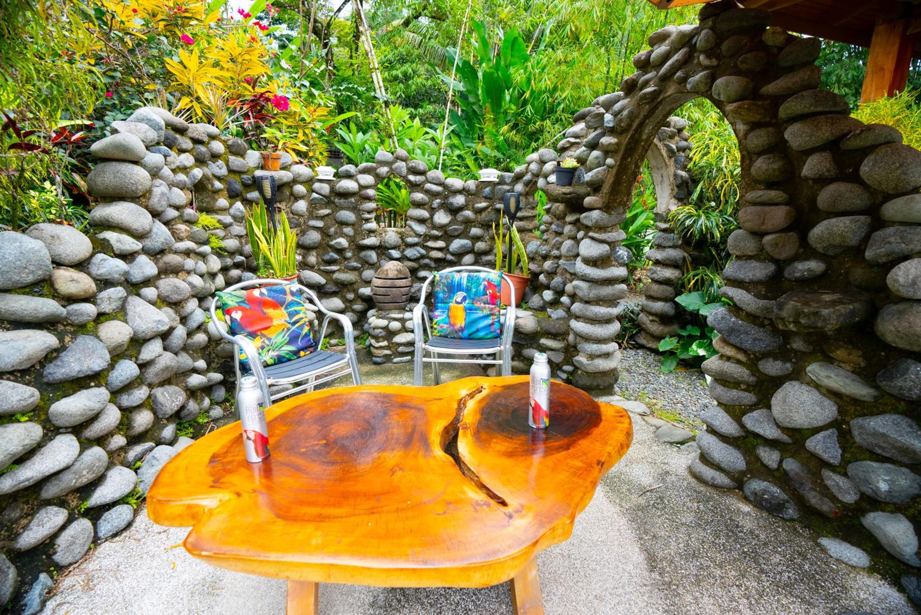 Tortuga Premium Riverfront Jungle Villa with Jacuzzi and Pool