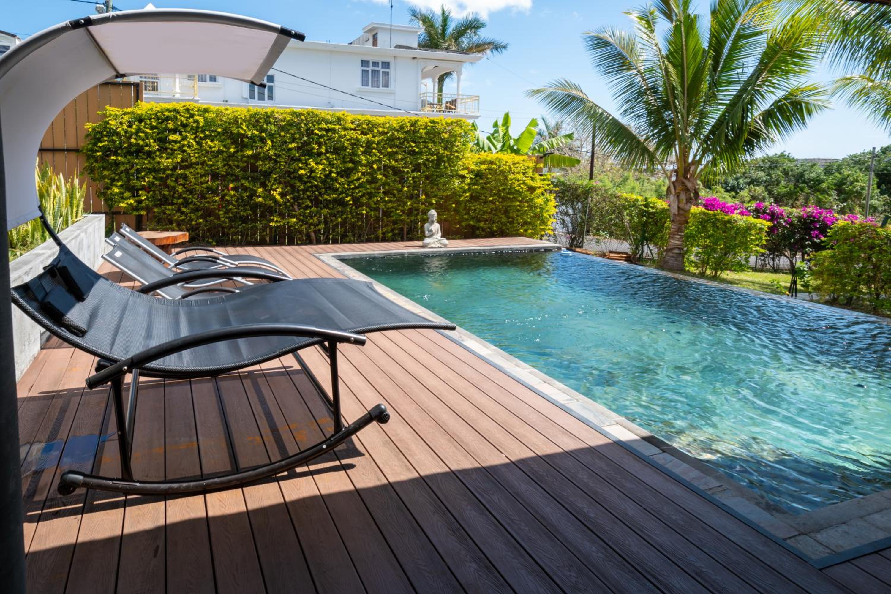 Twakila Sunset Suites