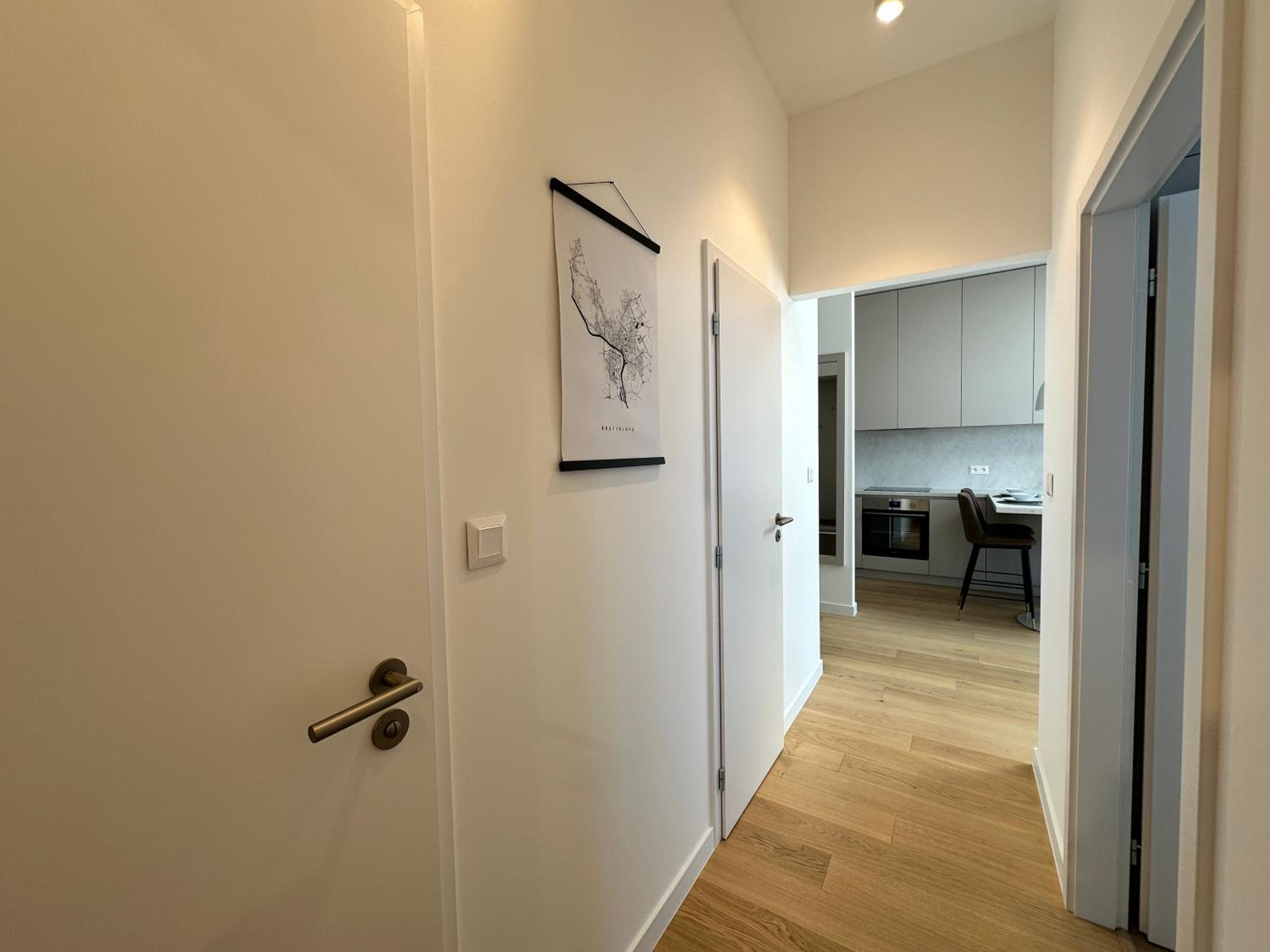 Brand new, City center, free parking, AC view 2