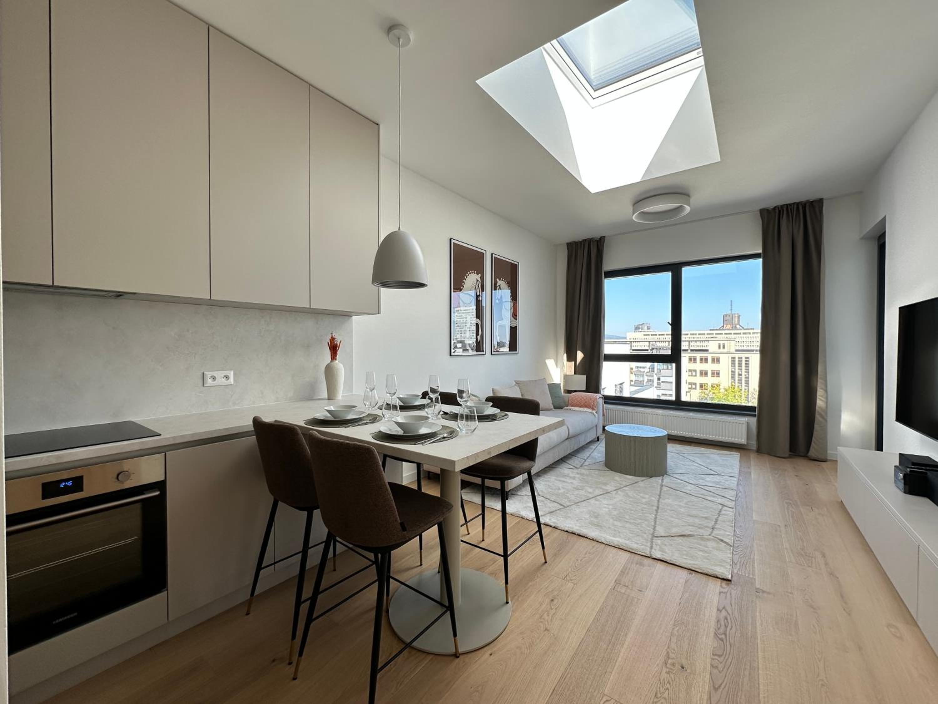 Brand new, City center, free parking, AC view 3