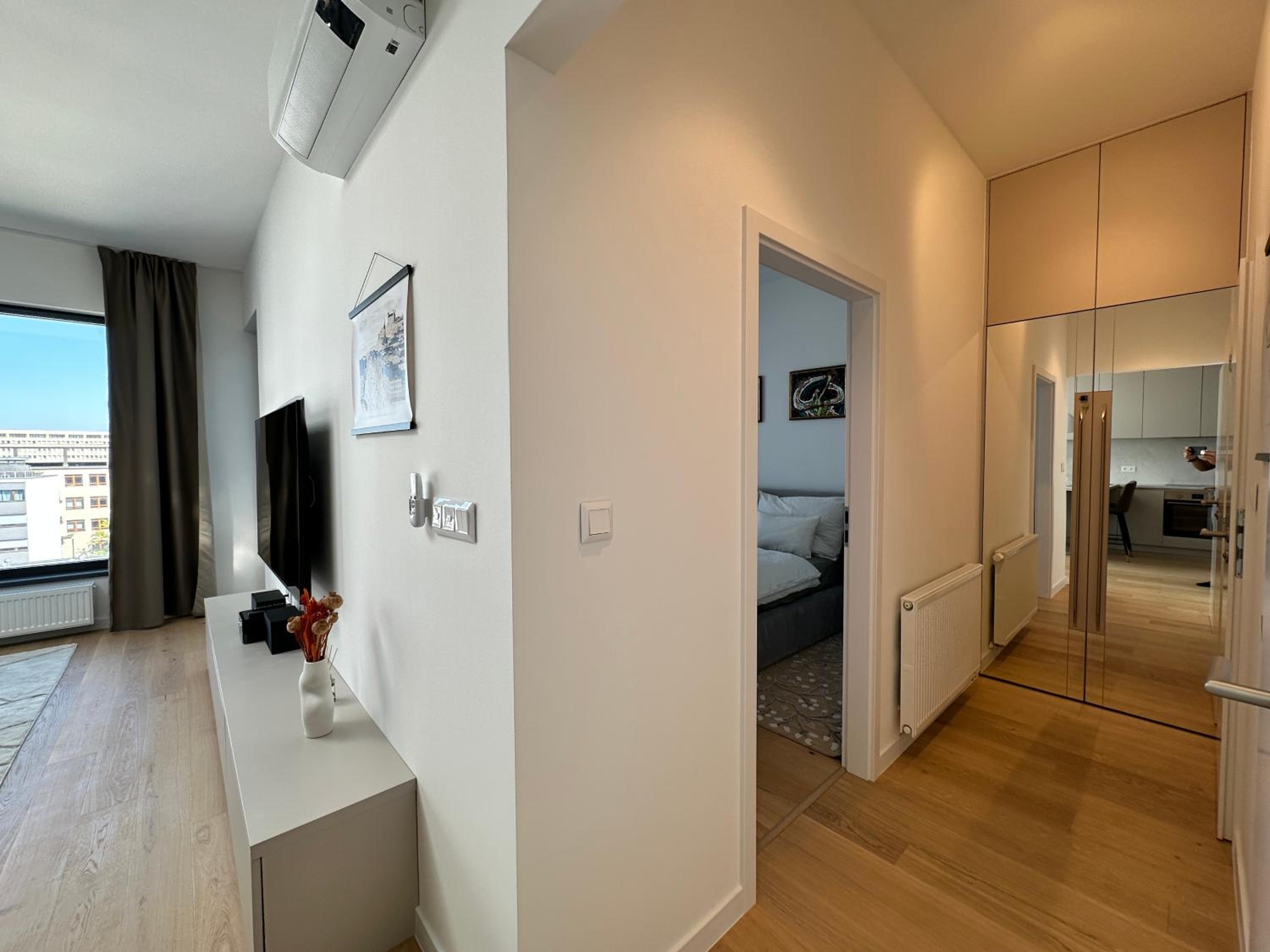 Brand new, City center, free parking, AC view 5