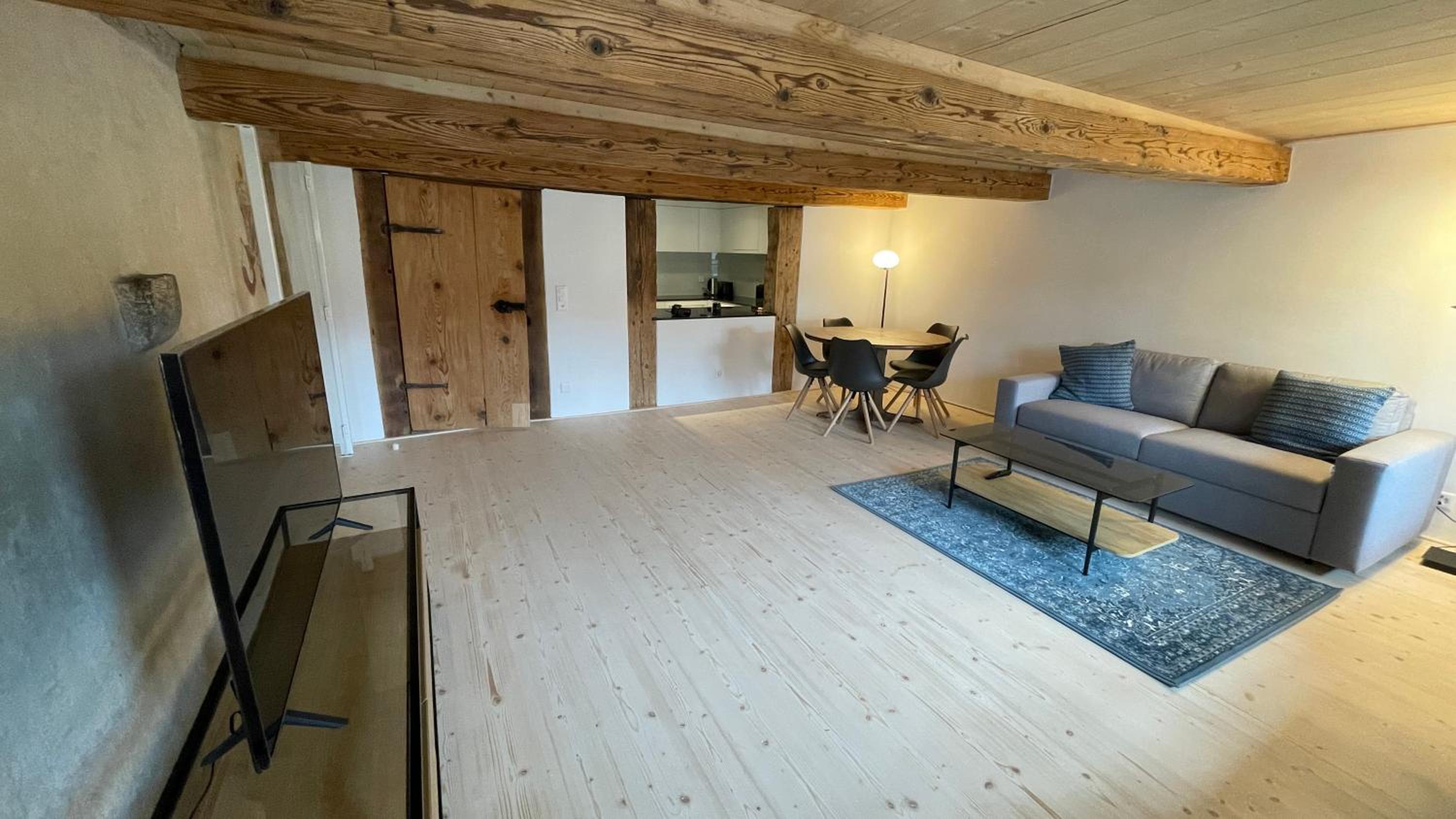 a knight's splendid apartment