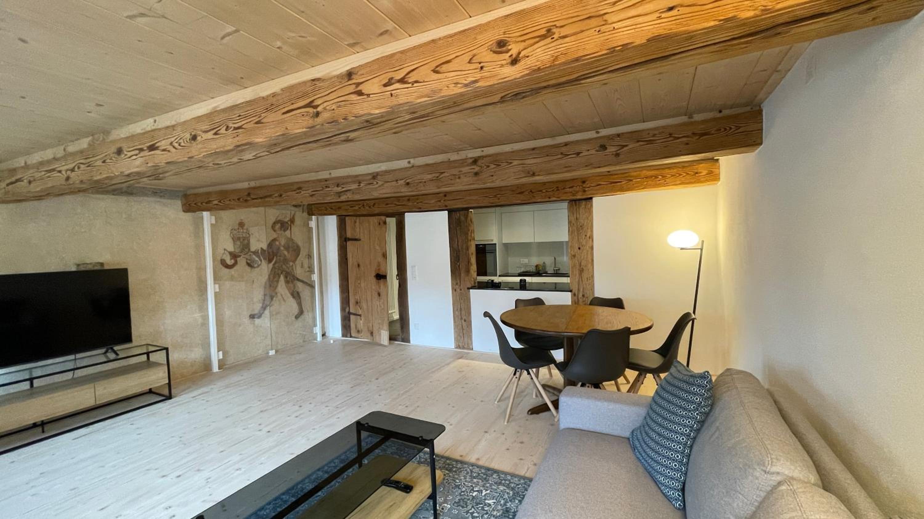 a knight's splendid apartment