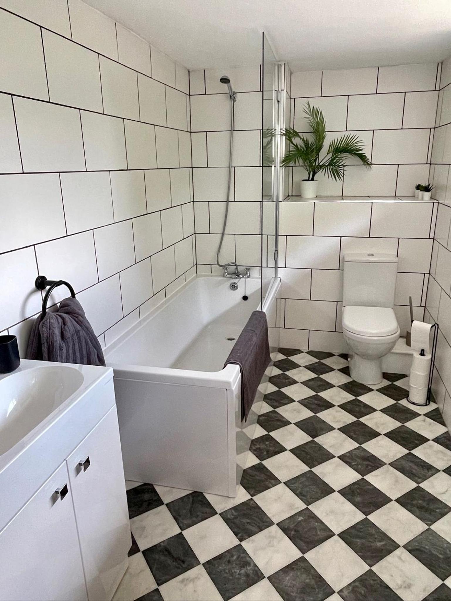 Spacious and stylish with games room, huge garden, peaceful surroundings view 3