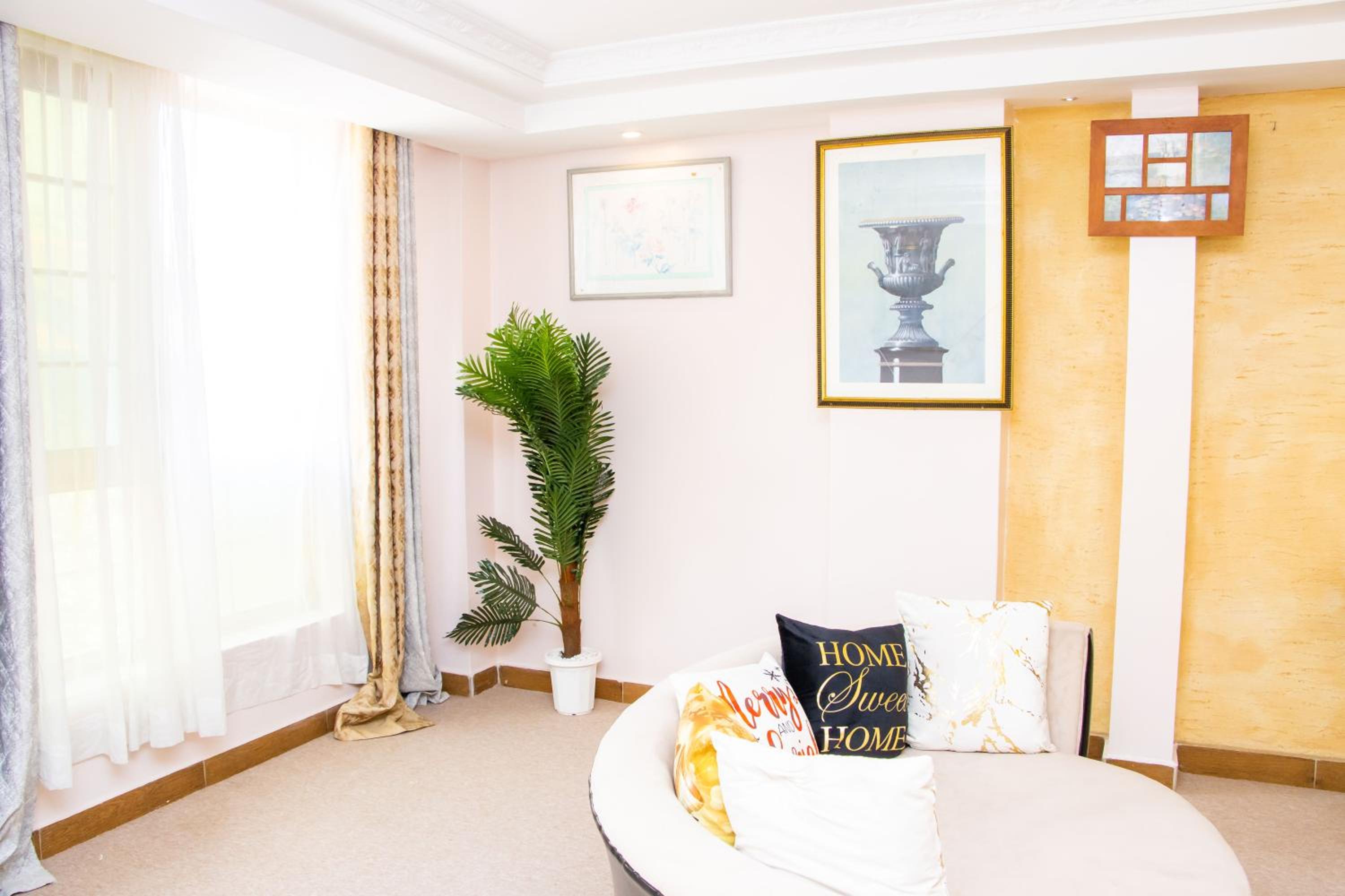Skyline Luxury Apartment view 4