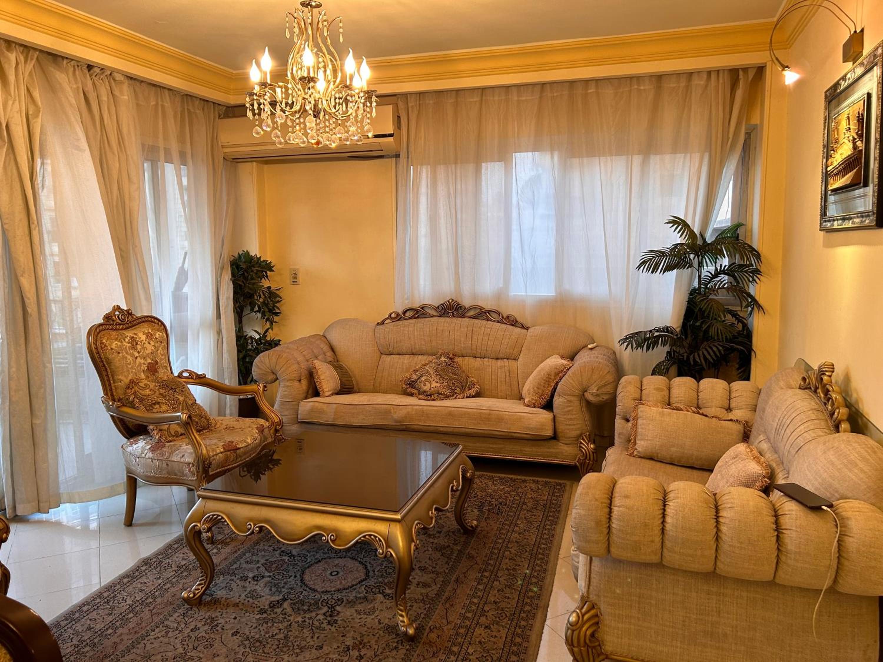 Ezzat Salama Abbas Al Akkad Hotel