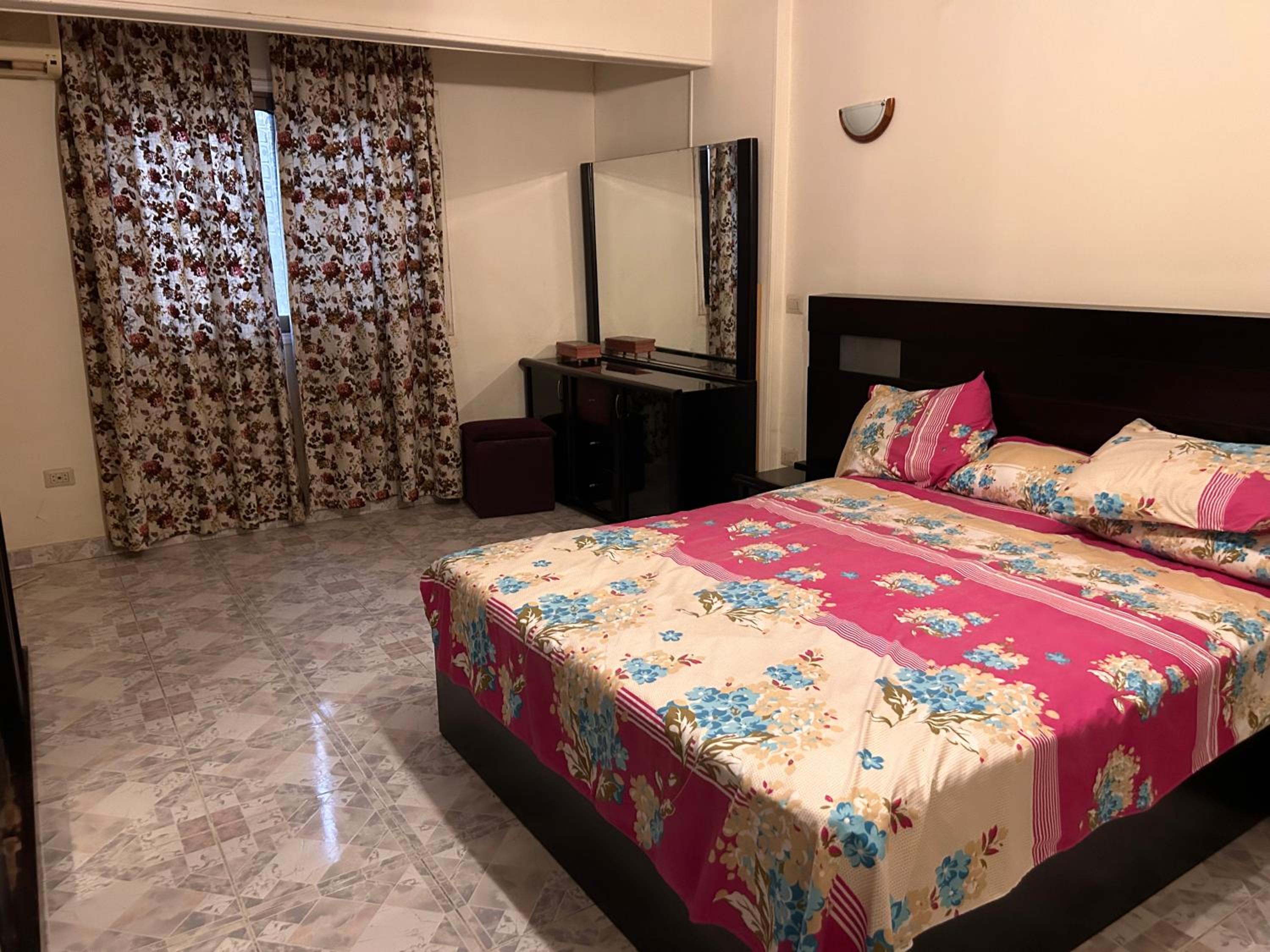 Ezzat Salama Abbas Al Akkad Hotel