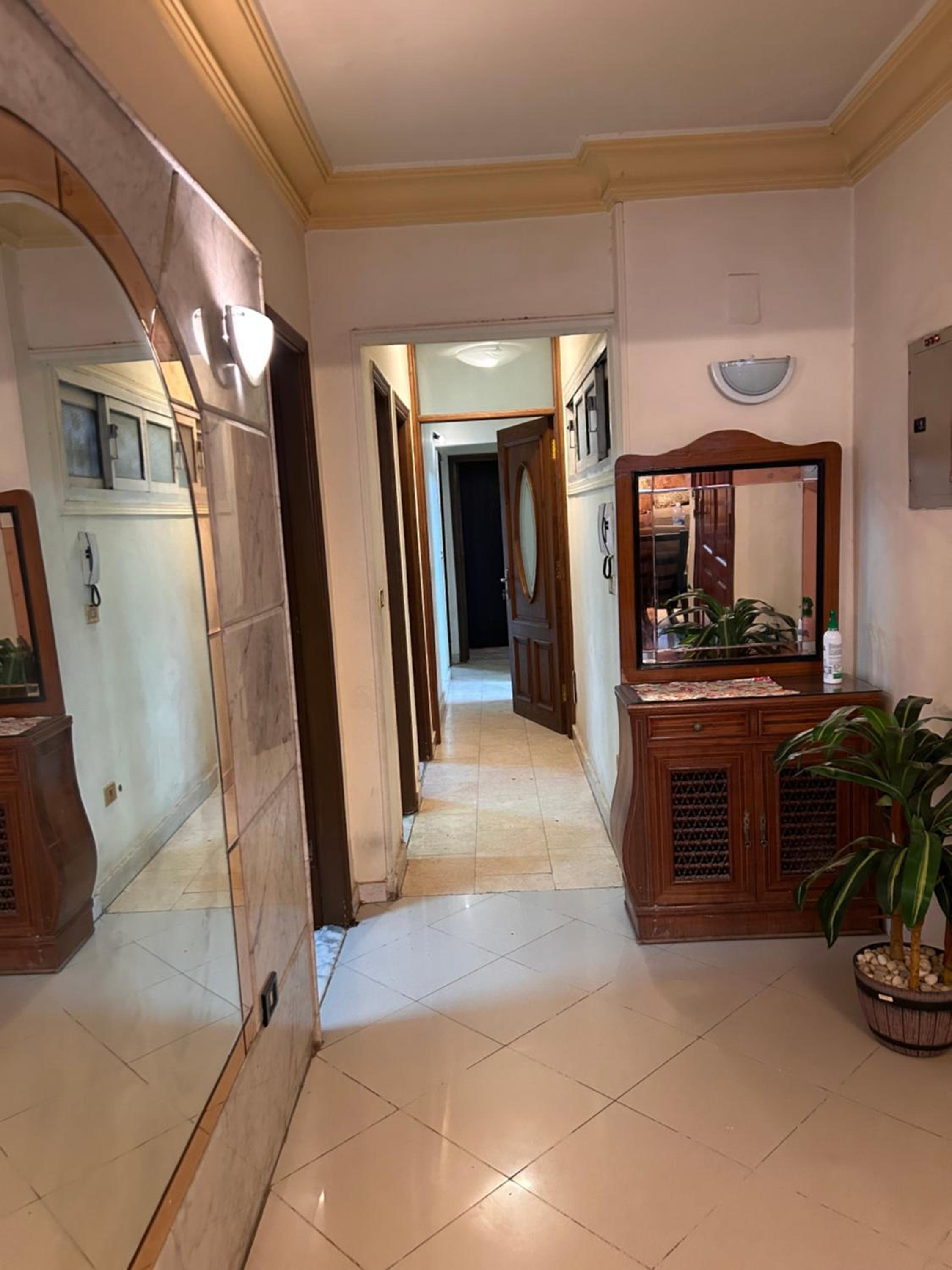 Ezzat Salama Abbas Al Akkad Hotel