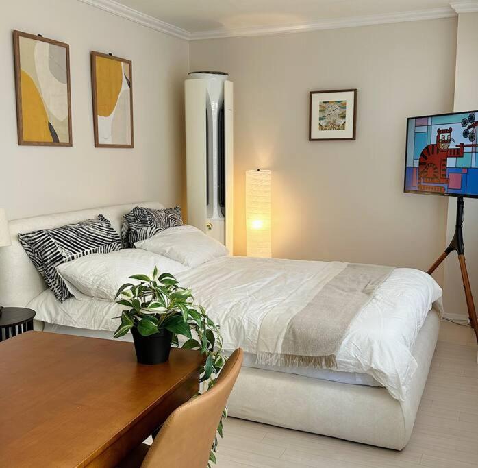 hotel room