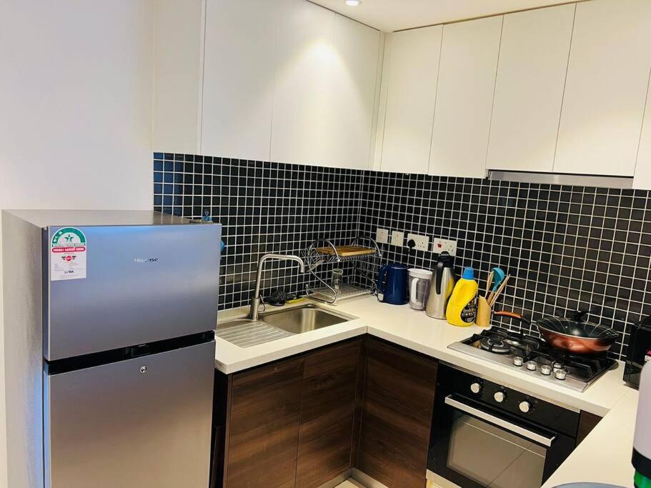 Luxury 2-Bedroom - Astoria Apartments