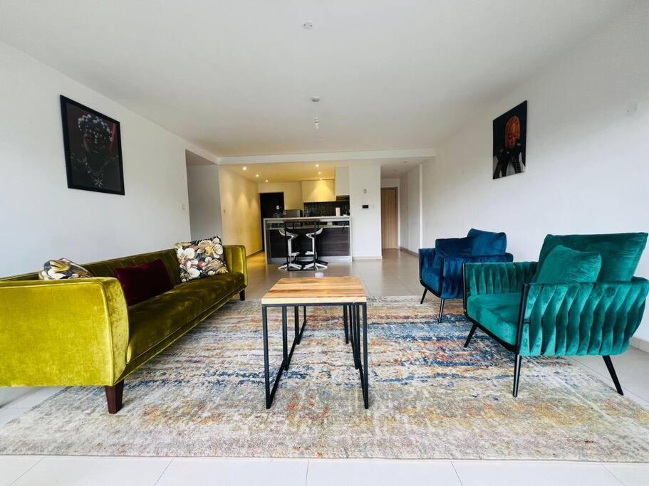 Luxury 2-Bedroom - Astoria Apartments