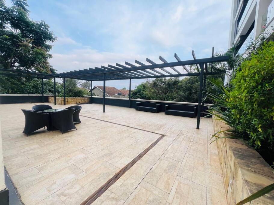 Luxury 2-Bedroom - Astoria Apartments