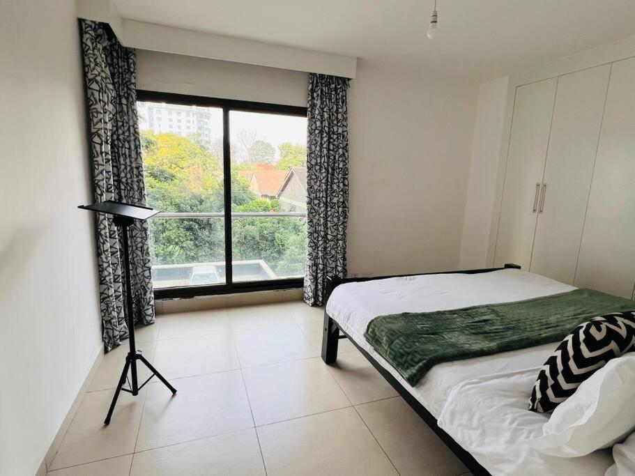 Luxury 2-Bedroom - Astoria Apartments
