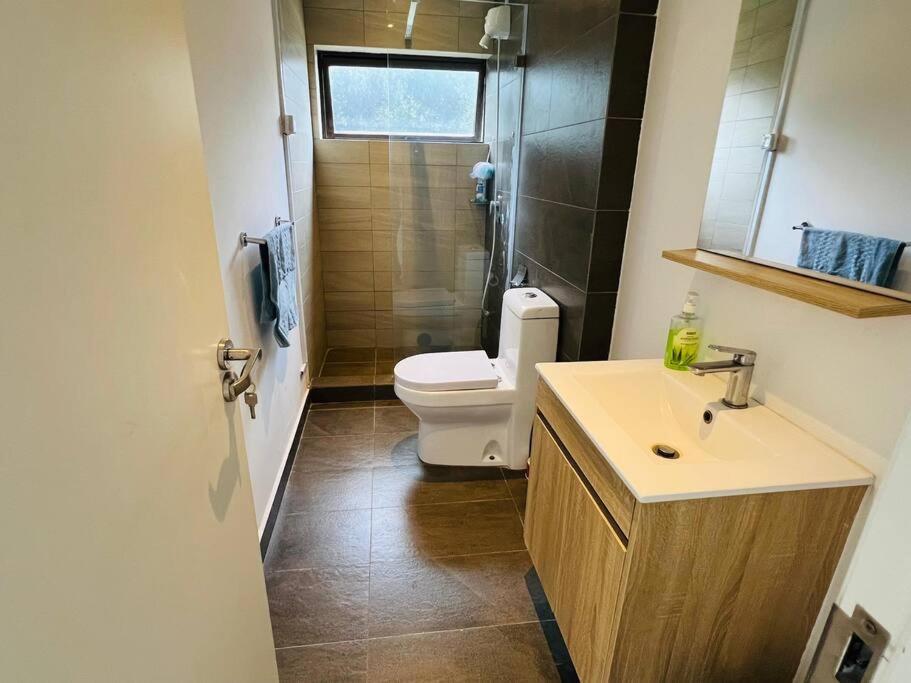 Luxury 2-Bedroom - Astoria Apartments